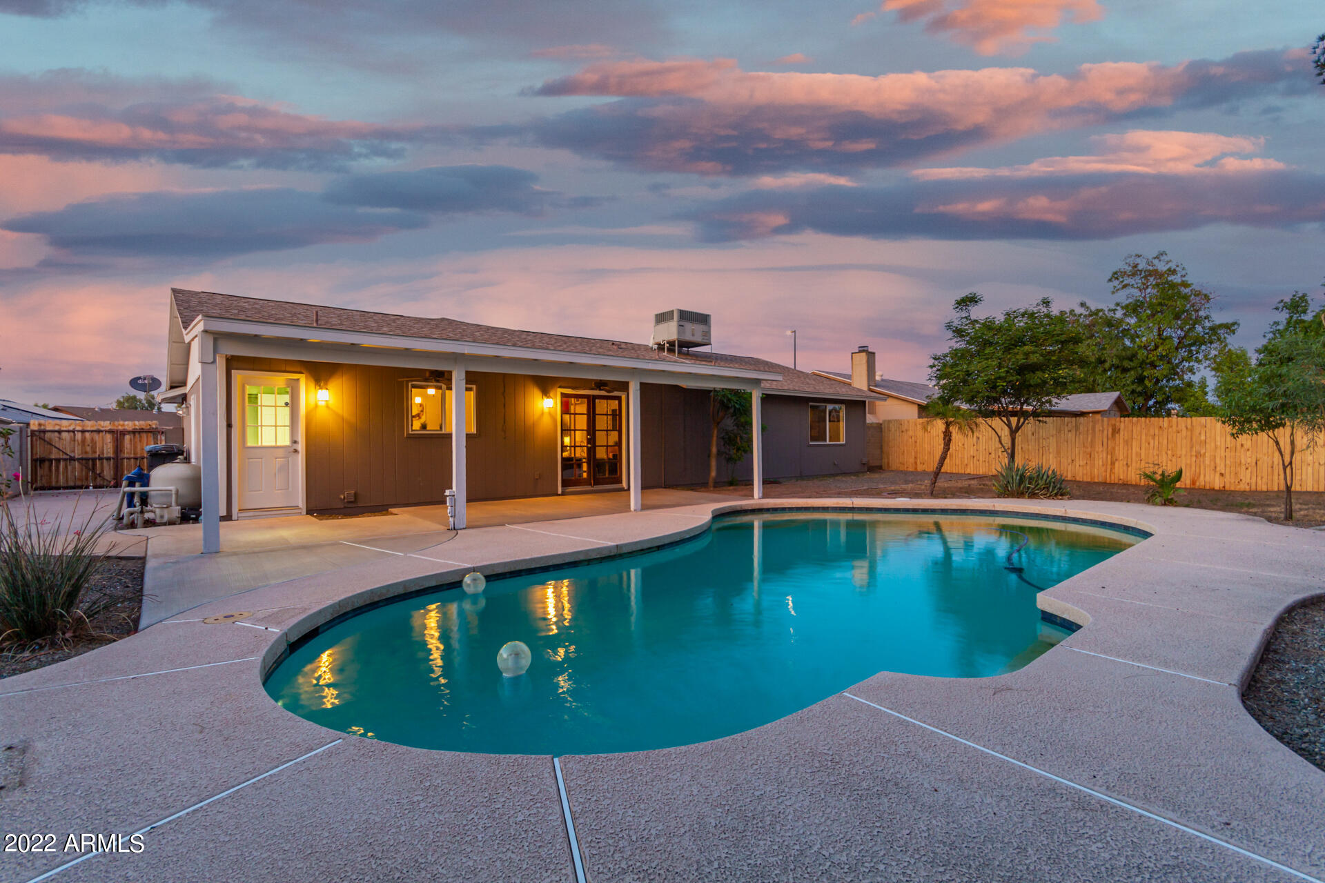 237 E DESERT Lane