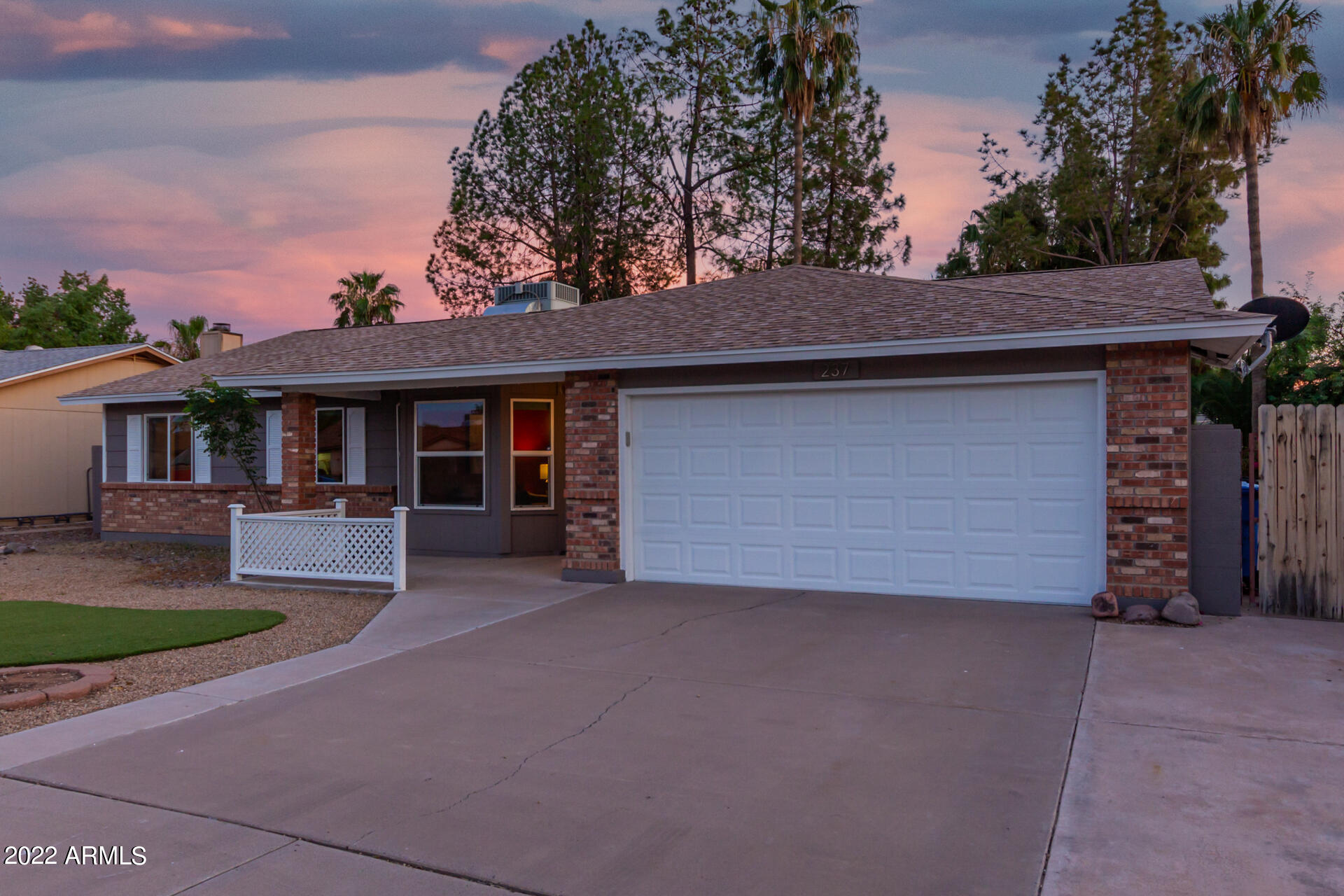 237 E DESERT Lane