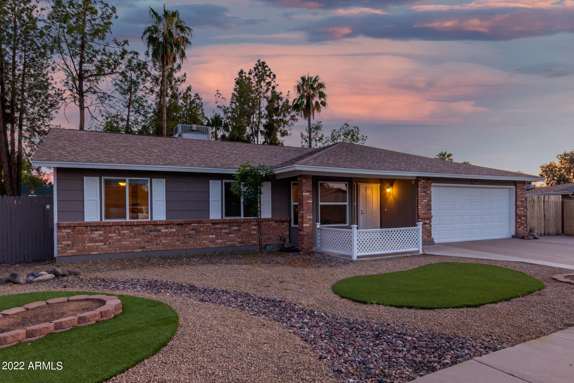 237 E DESERT Lane