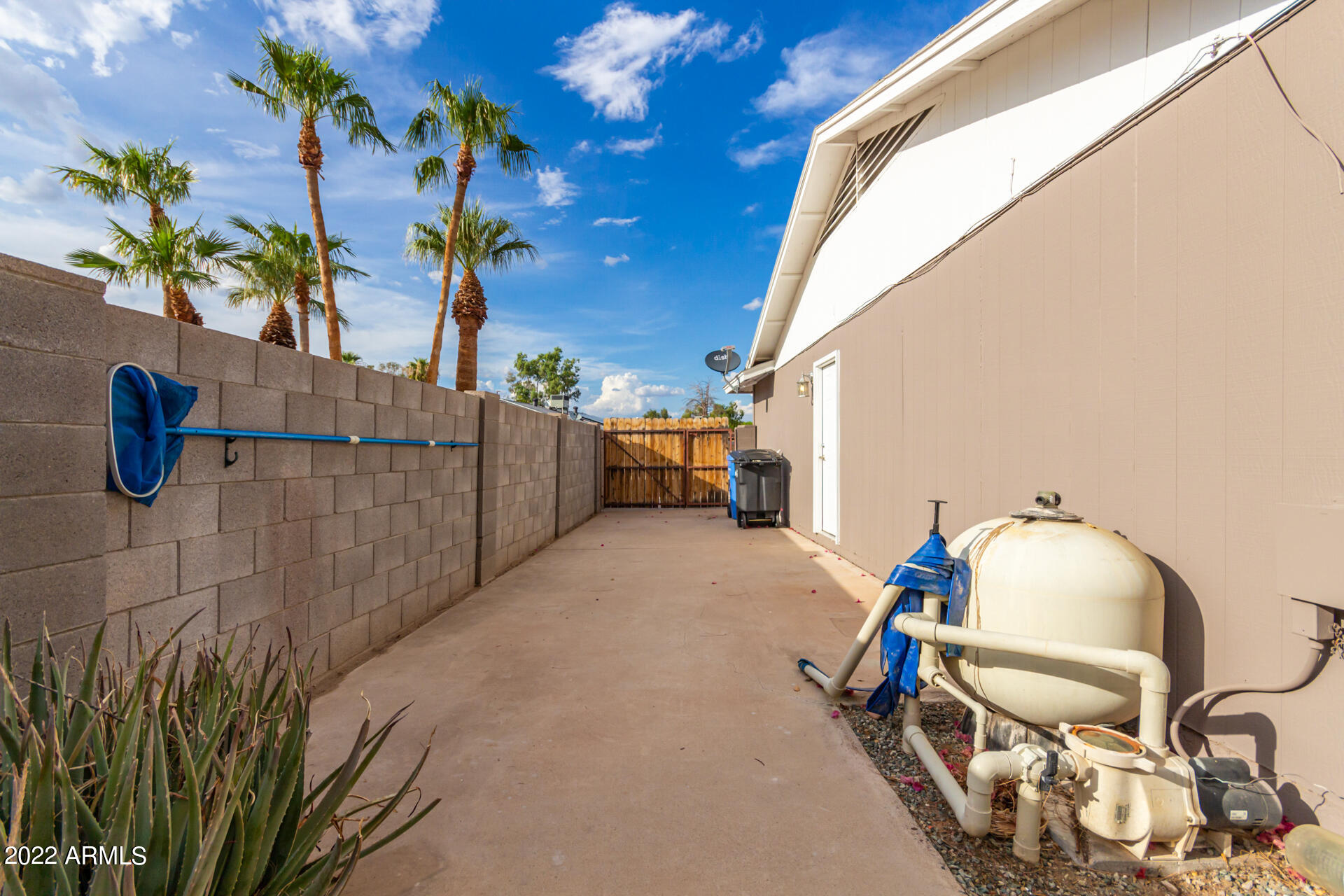 237 E DESERT Lane