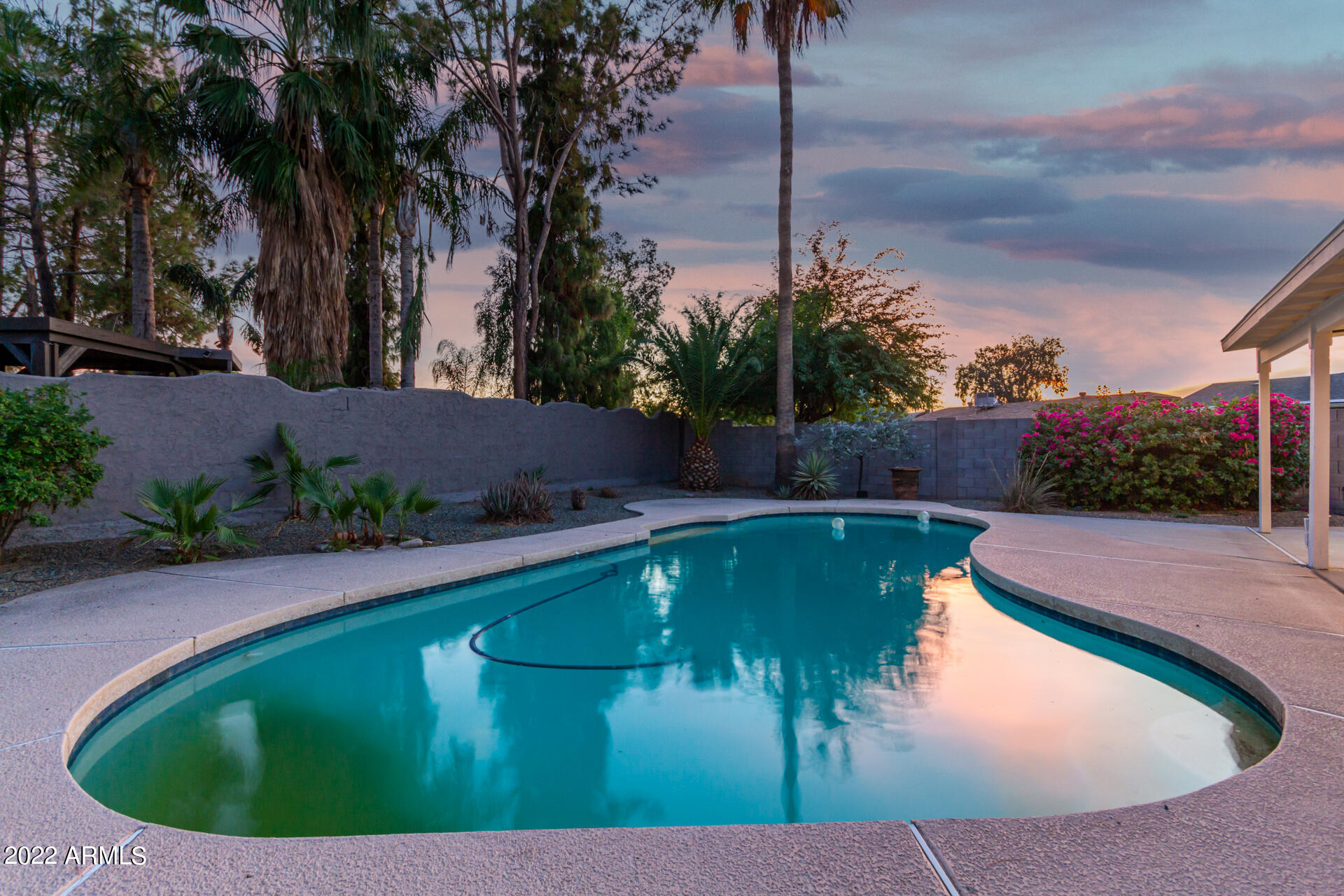 237 E DESERT Lane