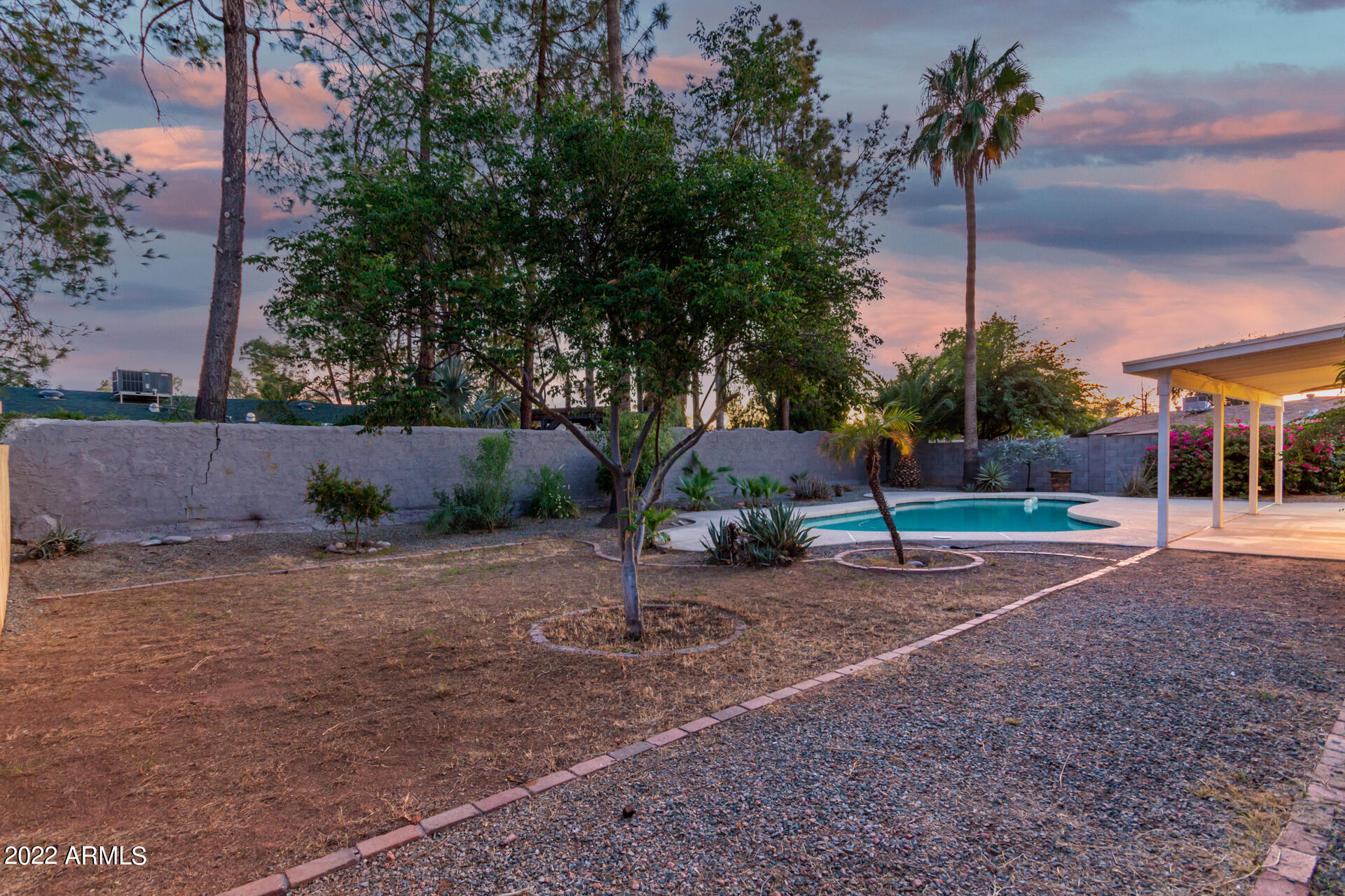 237 E DESERT Lane
