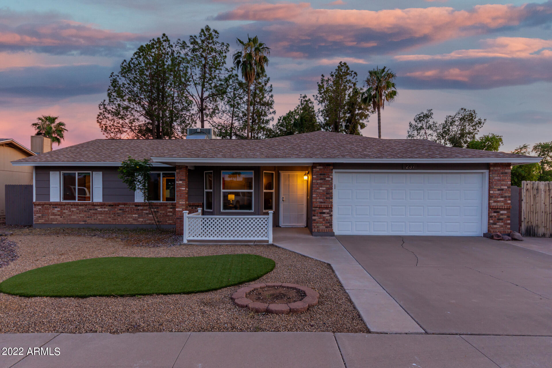 237 E DESERT Lane