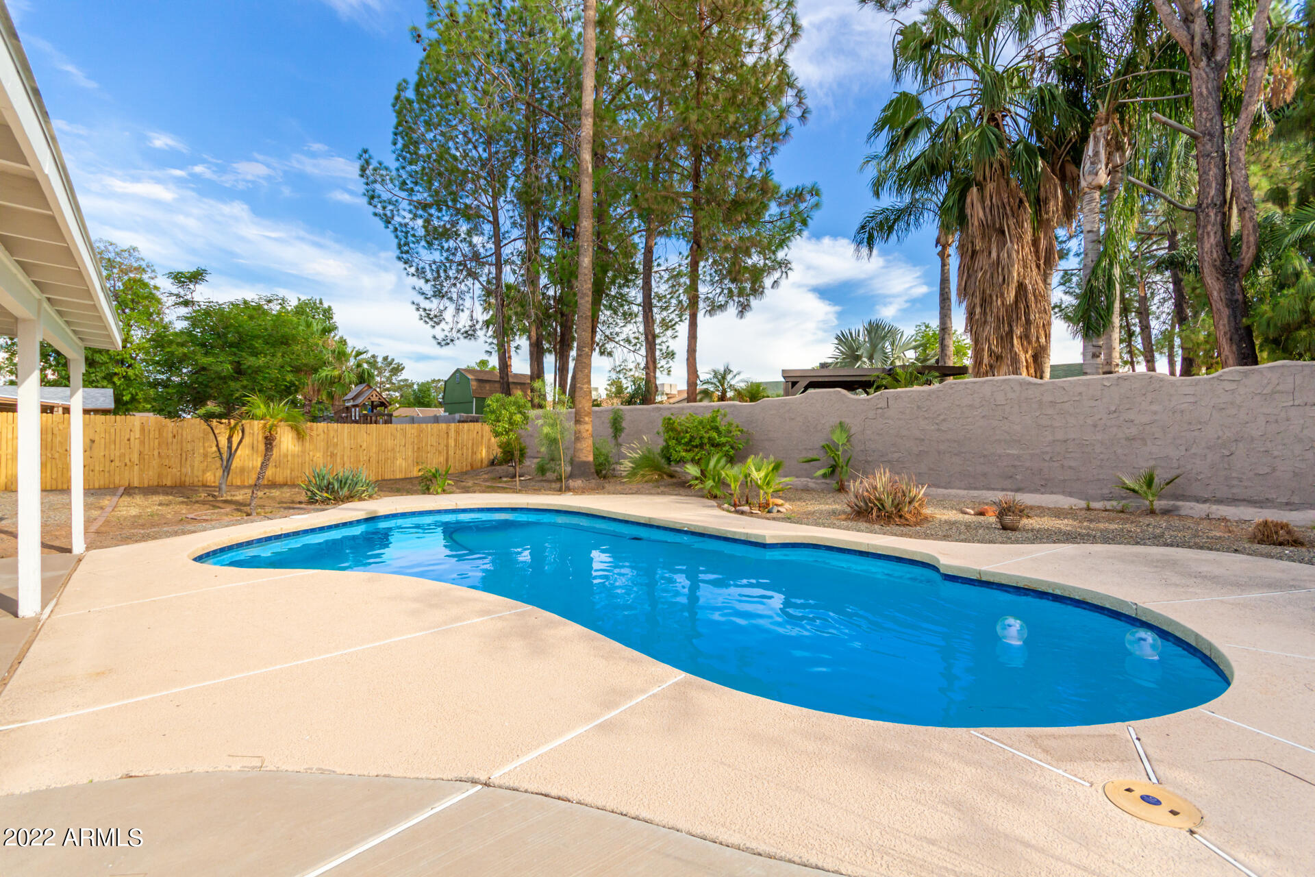 237 E DESERT Lane