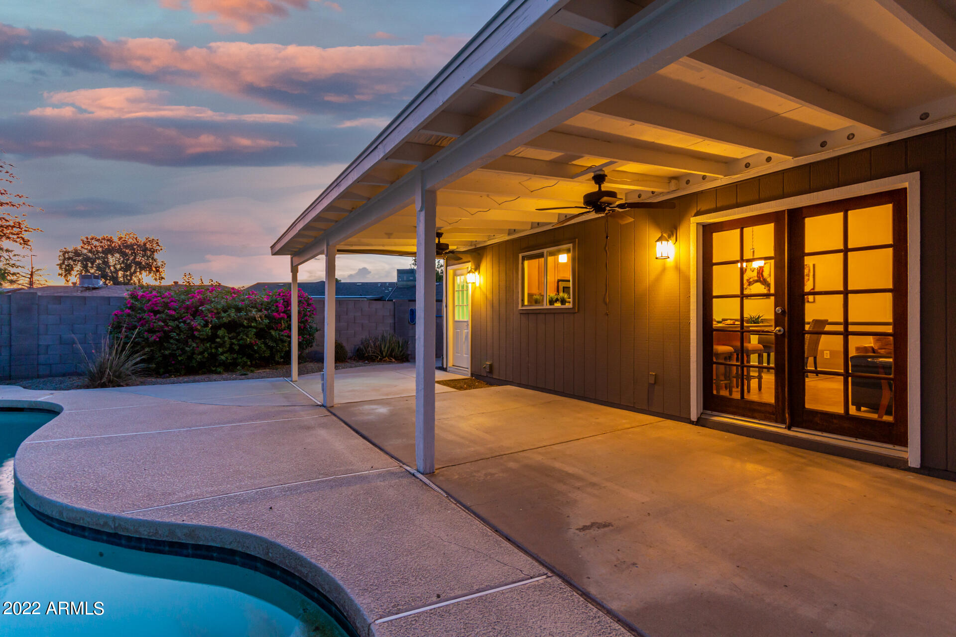 237 E DESERT Lane