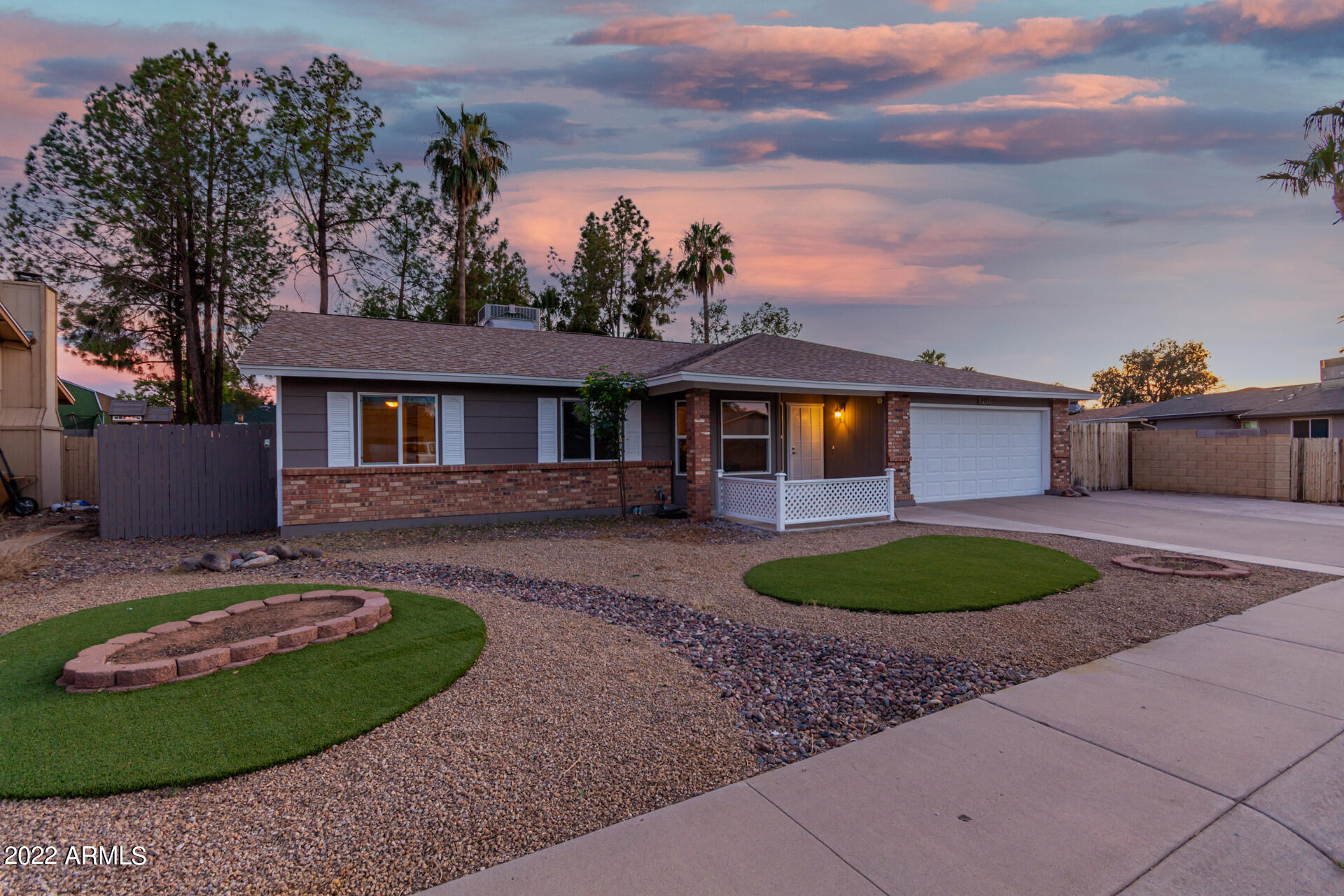 237 E DESERT Lane