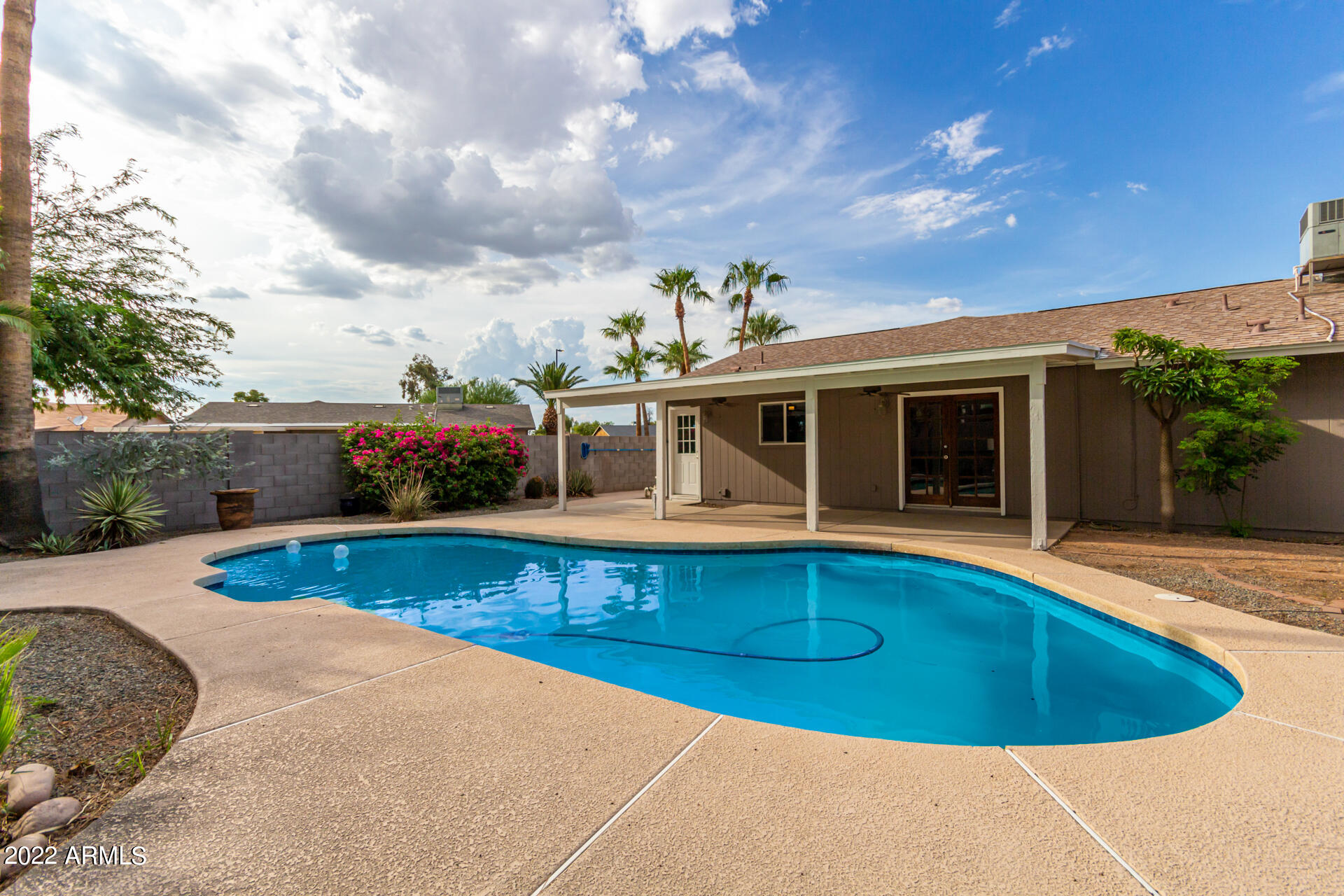 237 E DESERT Lane