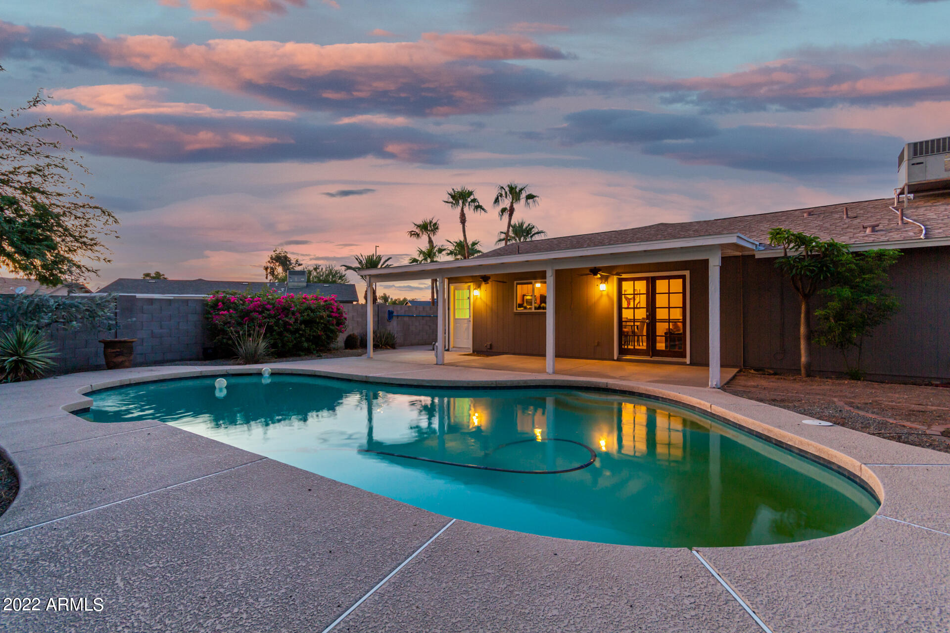 237 E DESERT Lane