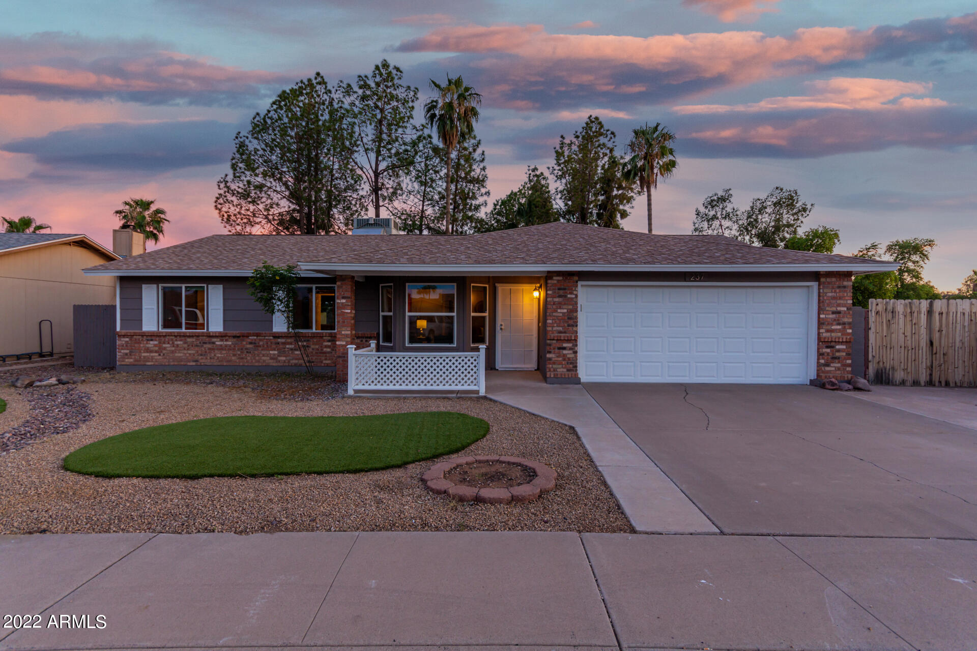 237 E DESERT Lane
