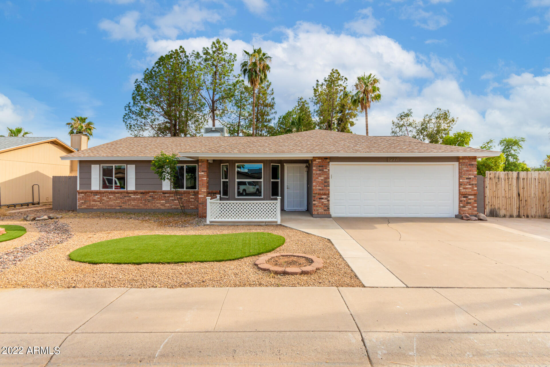 237 E DESERT Lane