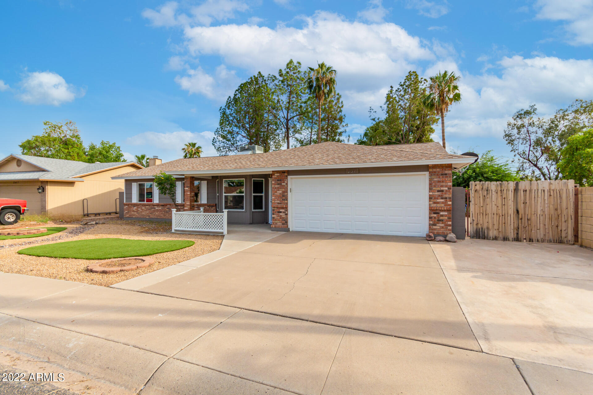 237 E DESERT Lane