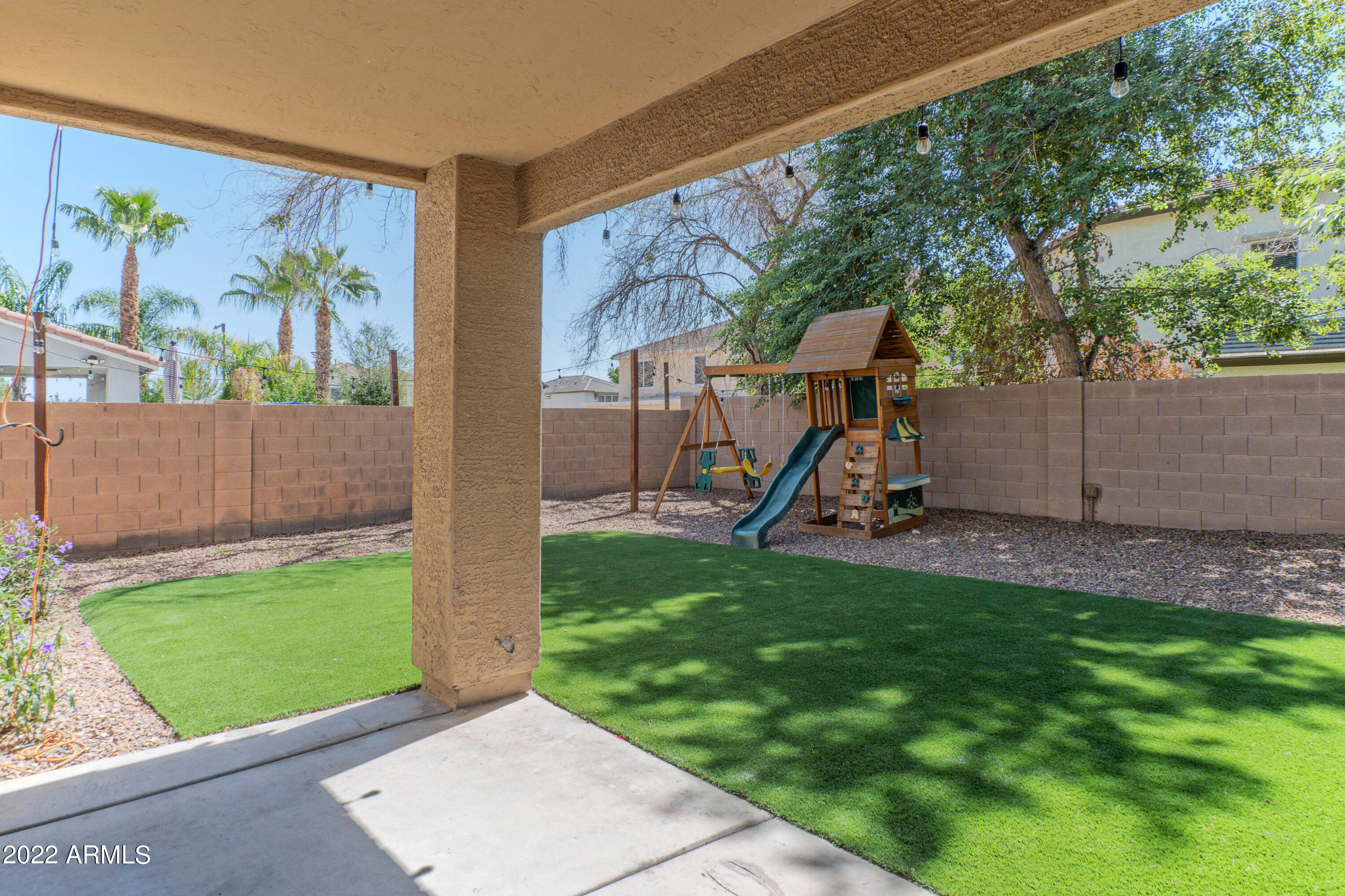 18137 W ELM Street