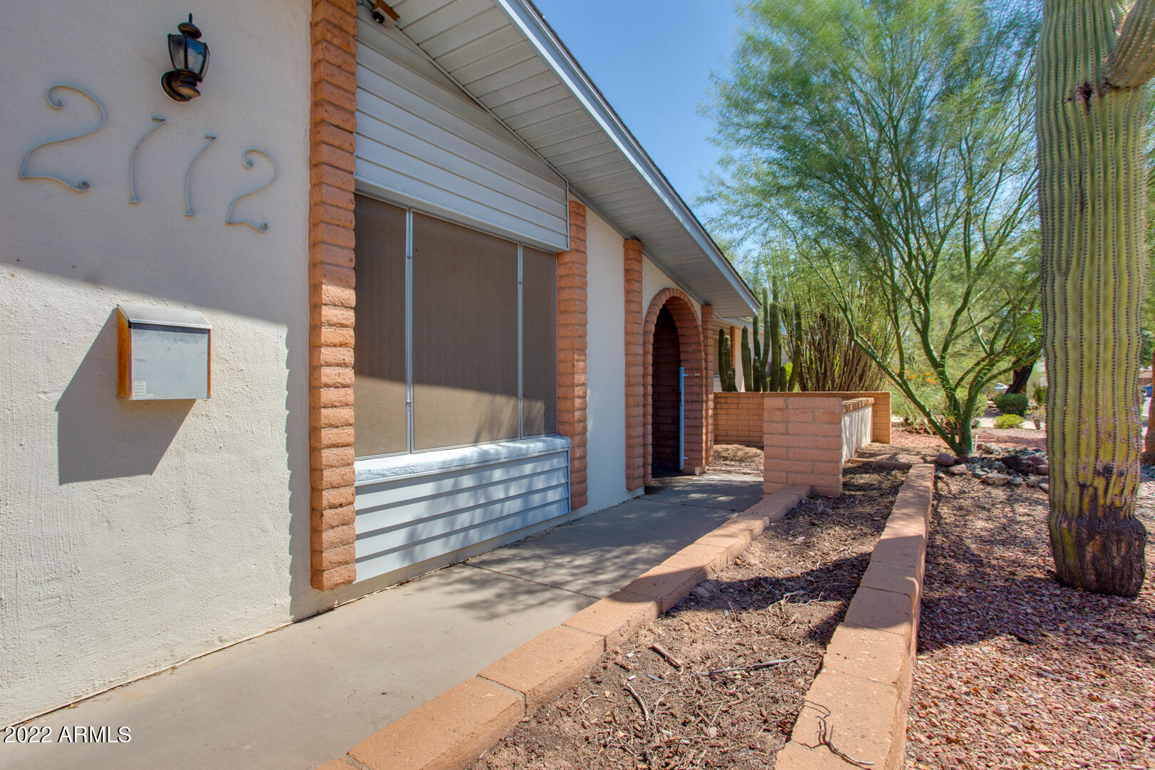 2112 E GREENWAY Drive
