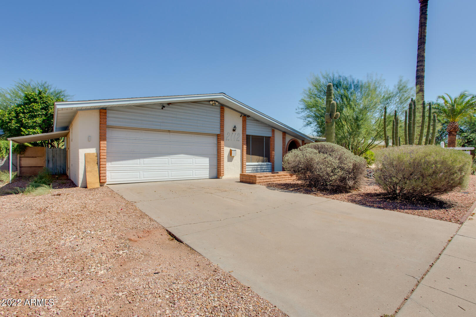 2112 E GREENWAY Drive