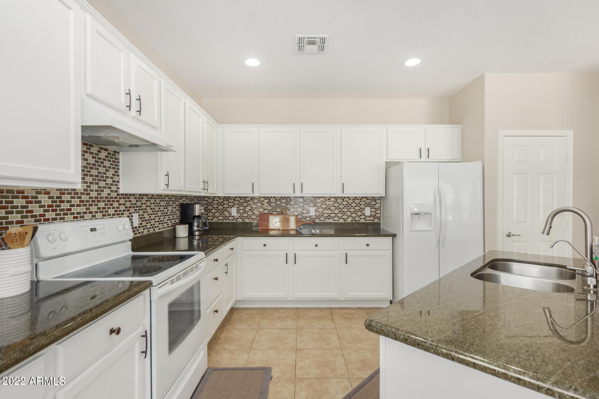 15536 W ROANOKE Avenue