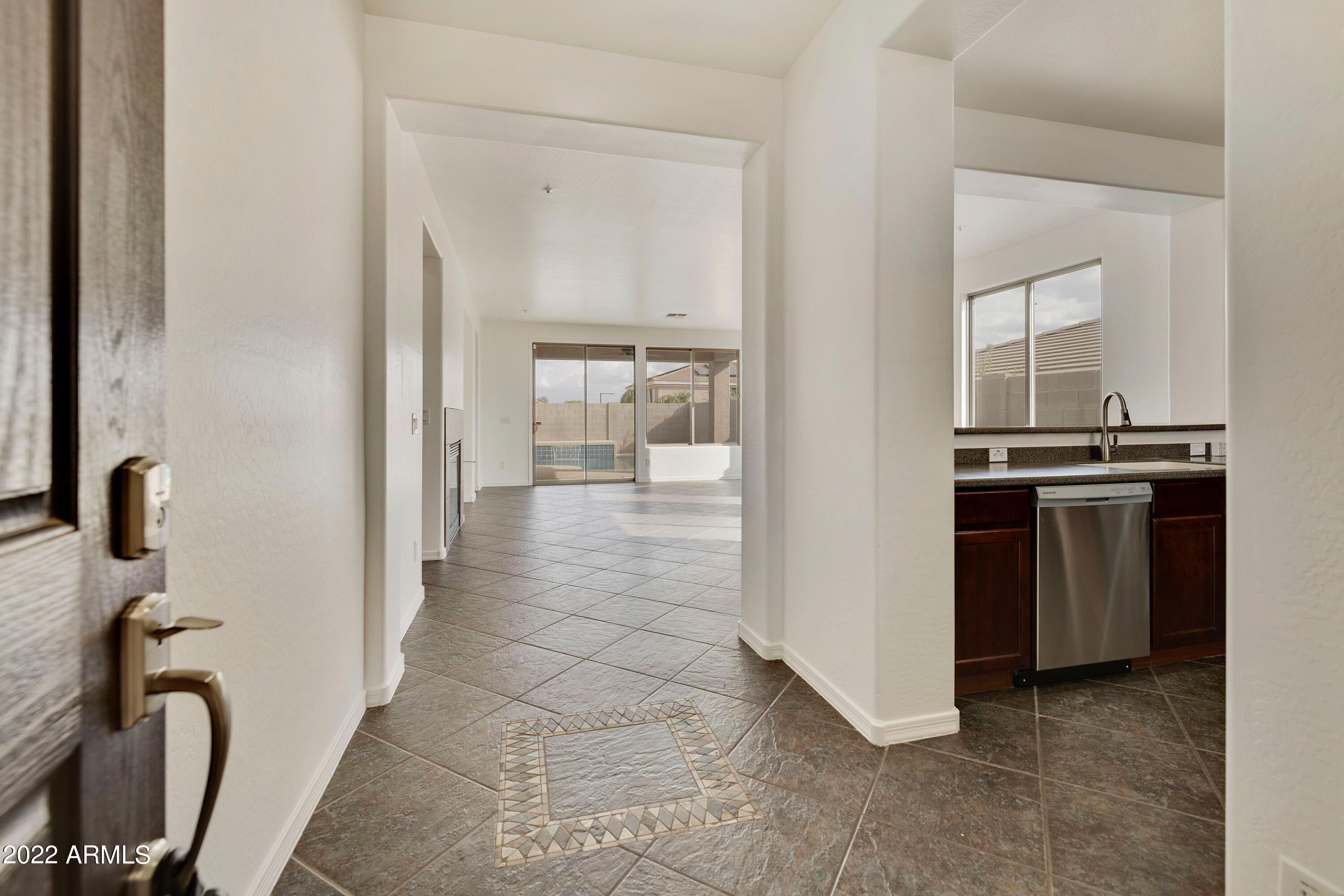 7147 W DESERT MIRAGE Drive