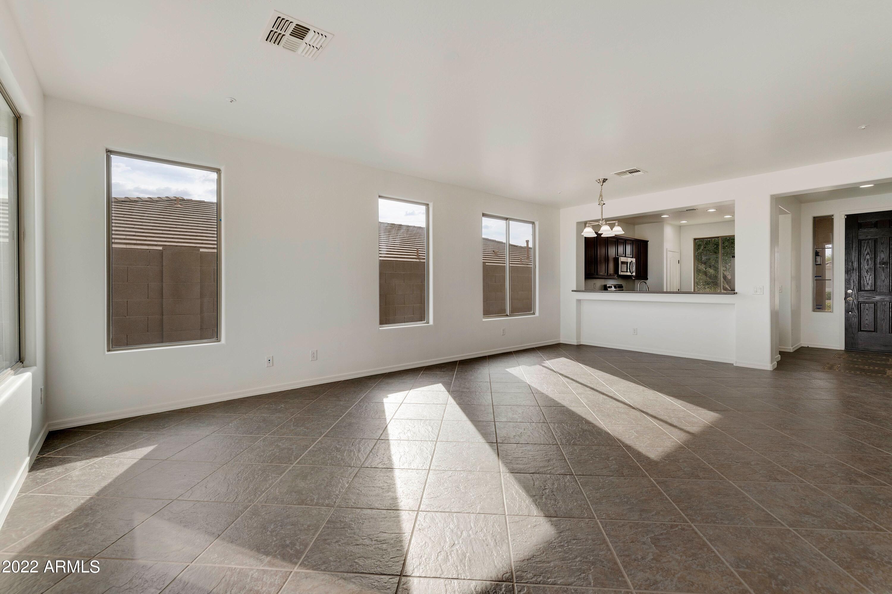 7147 W DESERT MIRAGE Drive