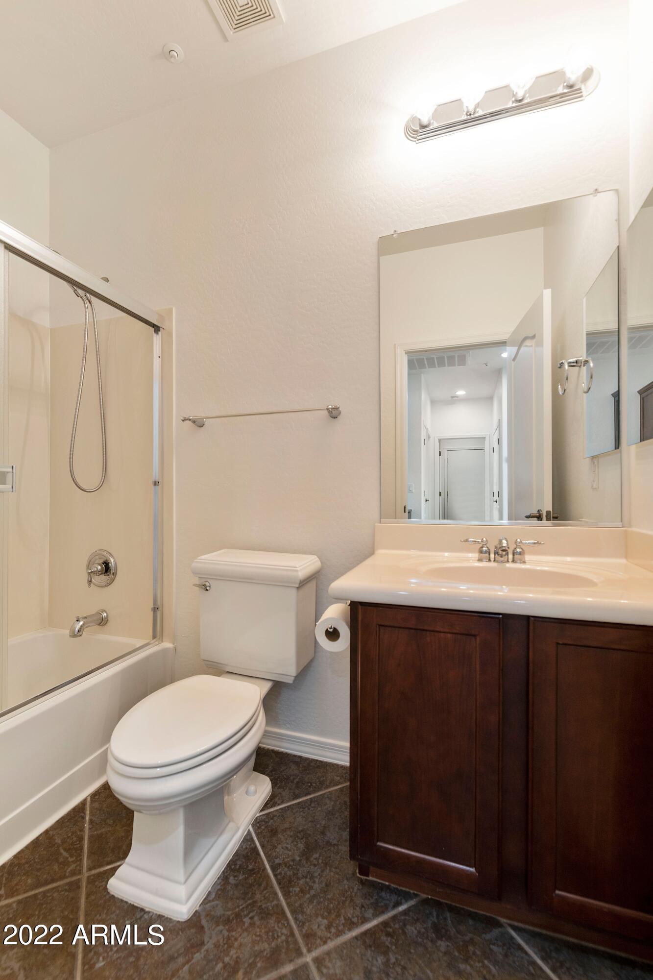 7147 W DESERT MIRAGE Drive