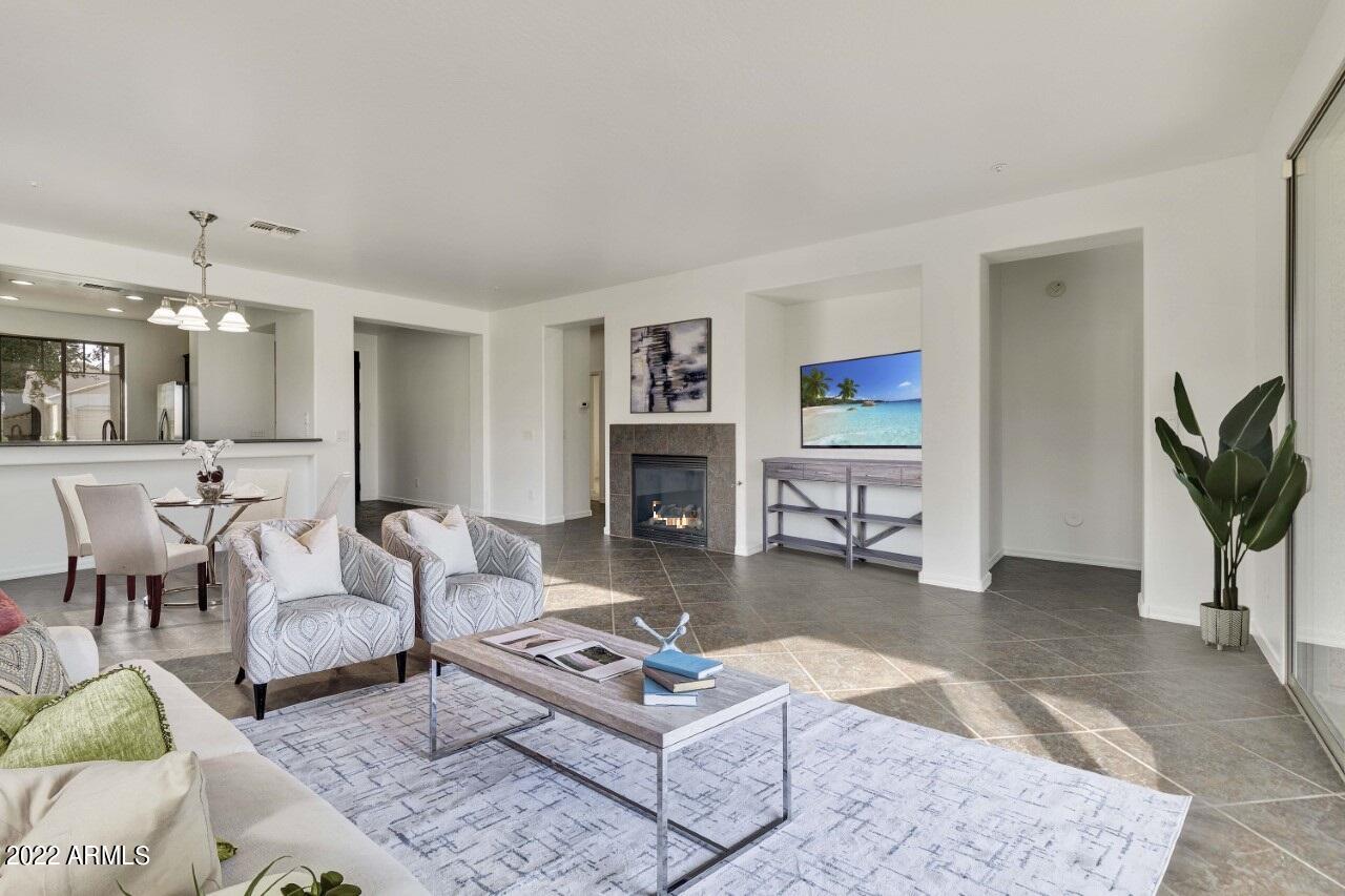 7147 W DESERT MIRAGE Drive