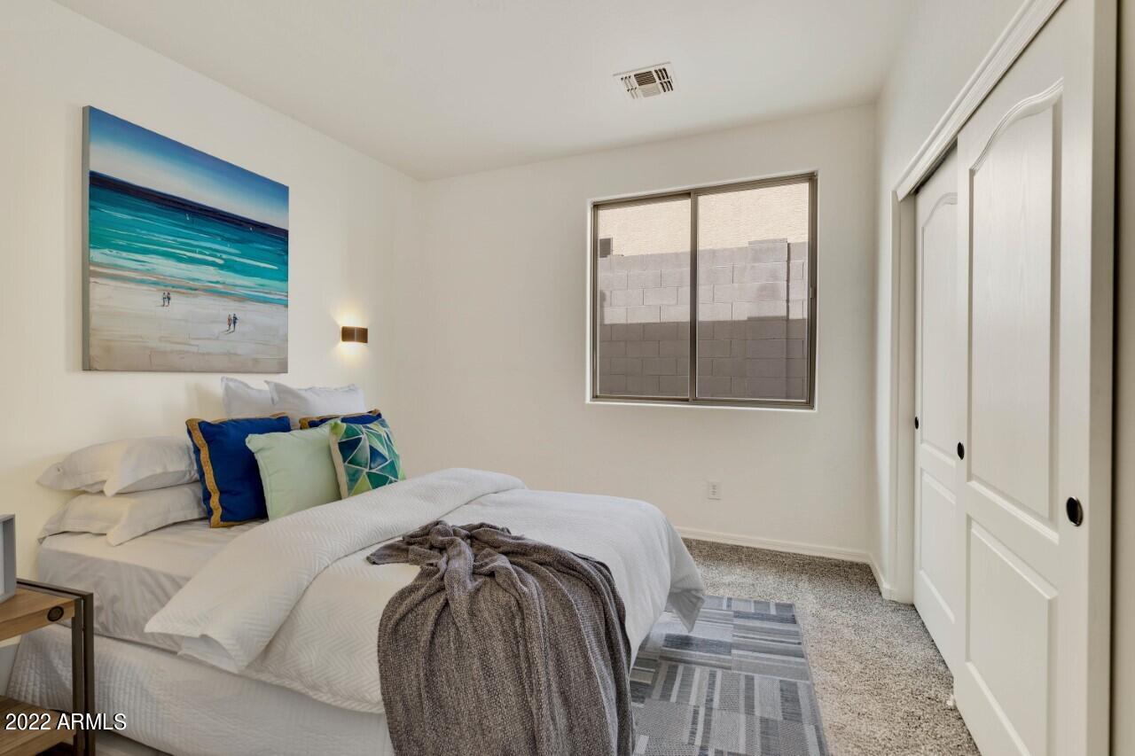 7147 W DESERT MIRAGE Drive