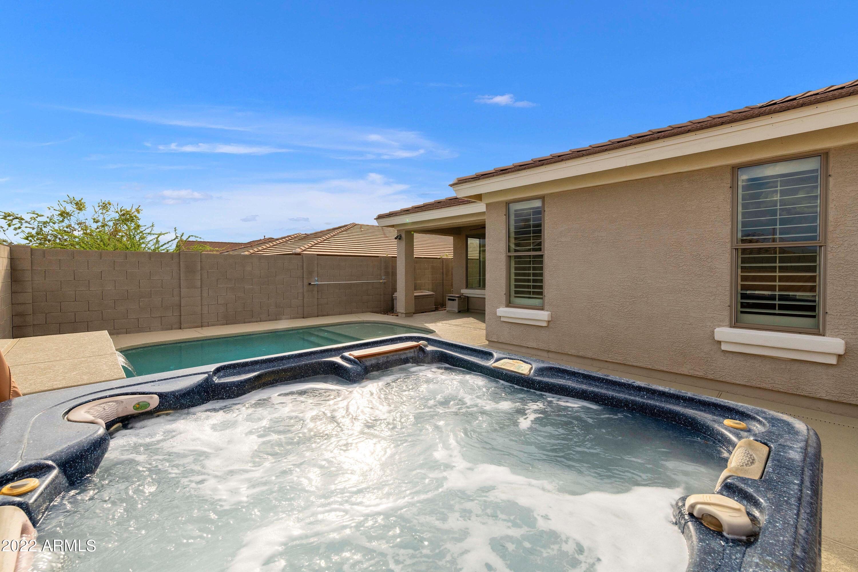 7147 W DESERT MIRAGE Drive