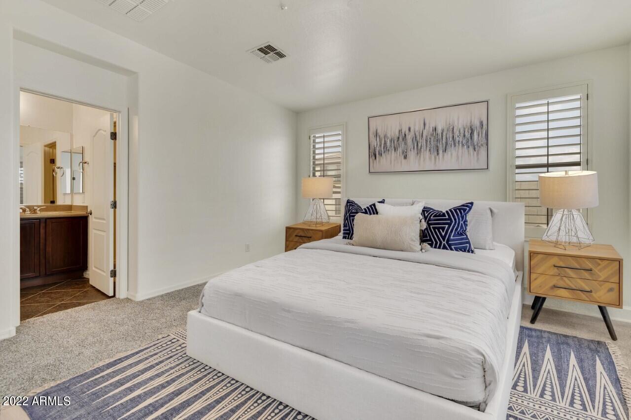 7147 W DESERT MIRAGE Drive