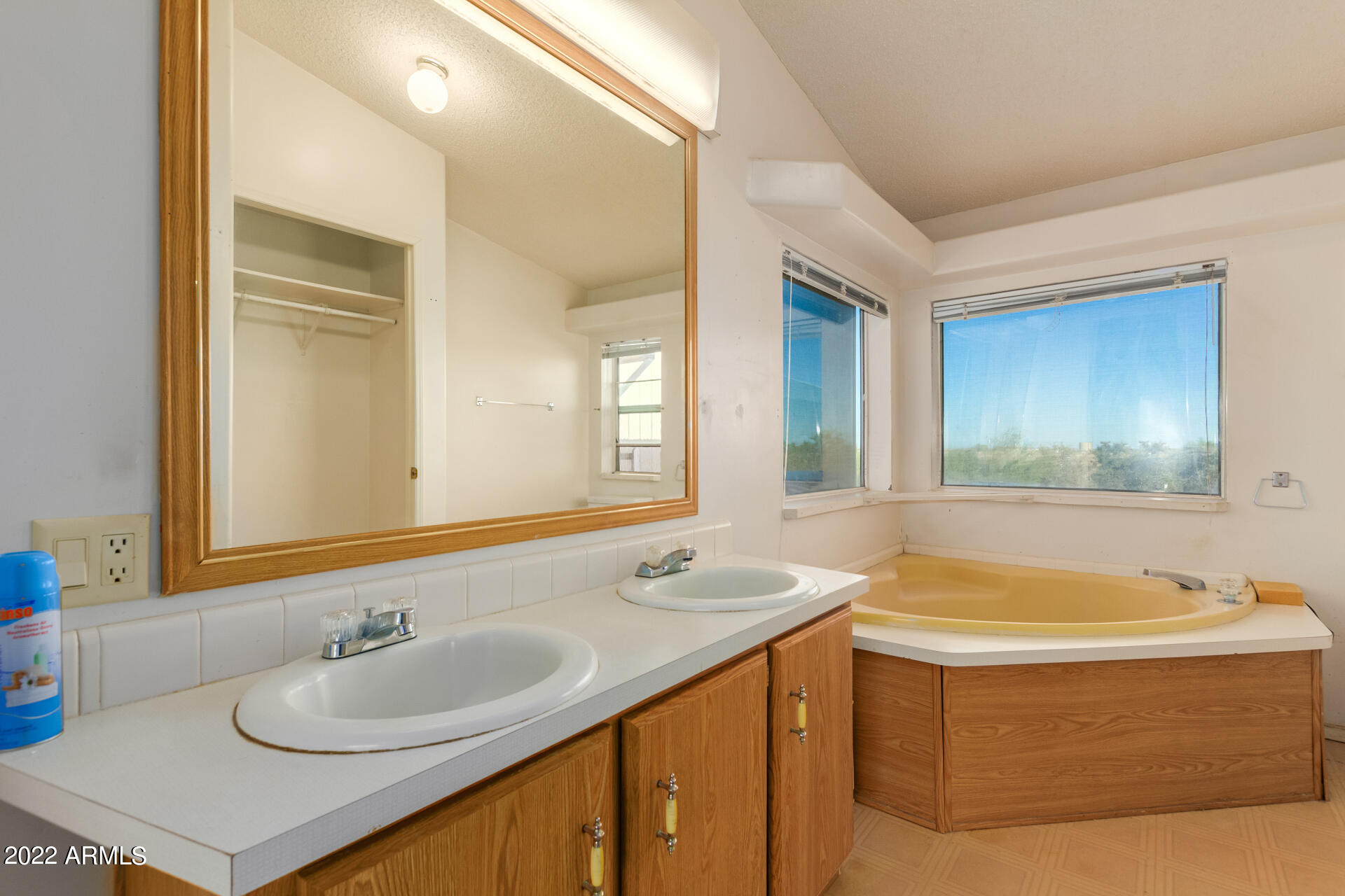 54114 W EAGLETAIL Road