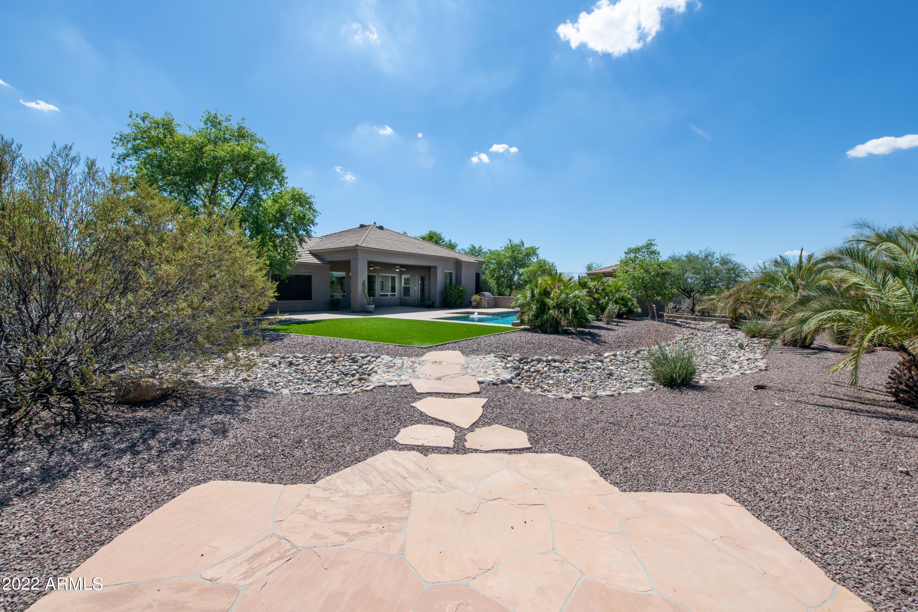 1412 E CHICKASAW Court