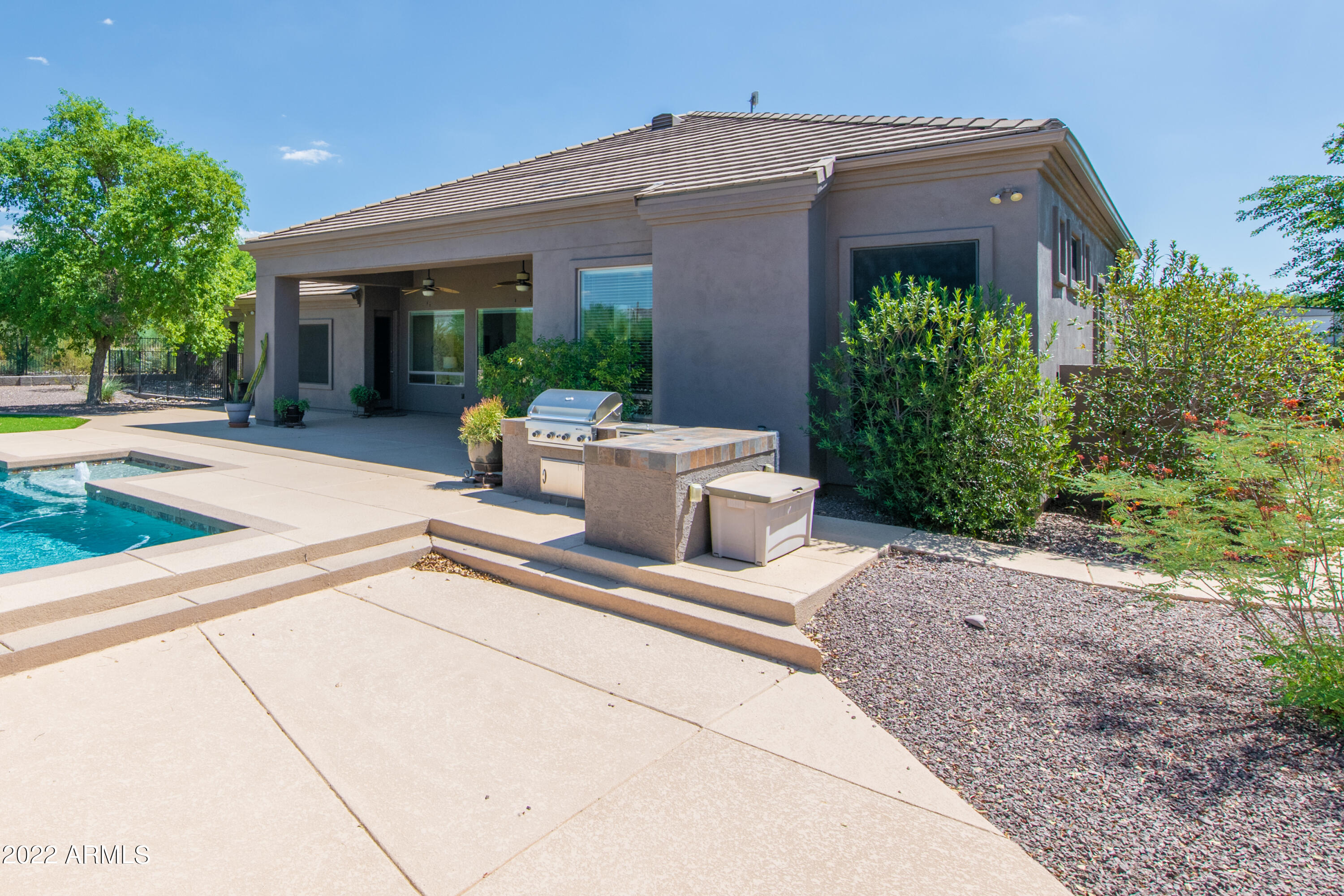 1412 E CHICKASAW Court