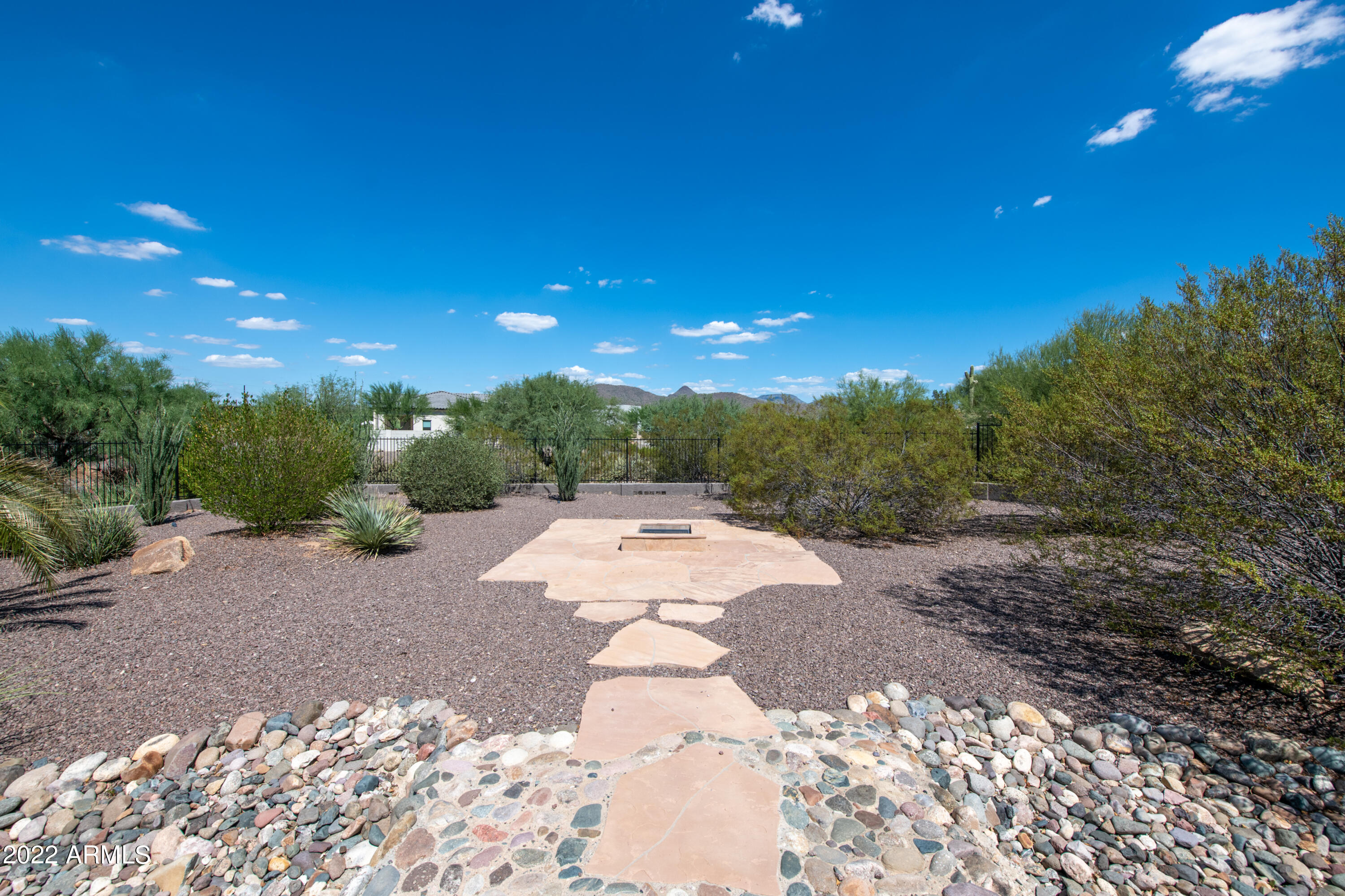 1412 E CHICKASAW Court