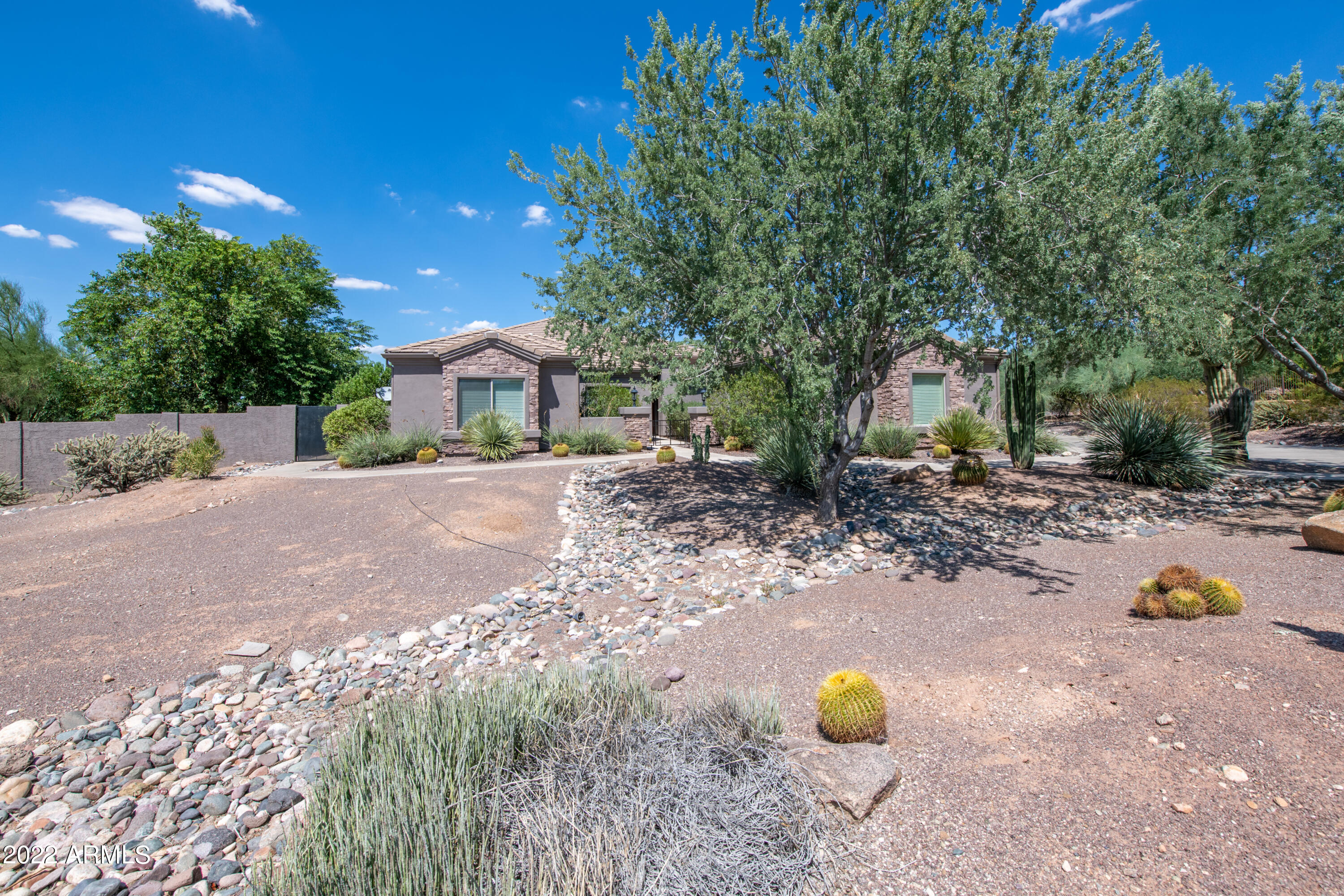 1412 E CHICKASAW Court