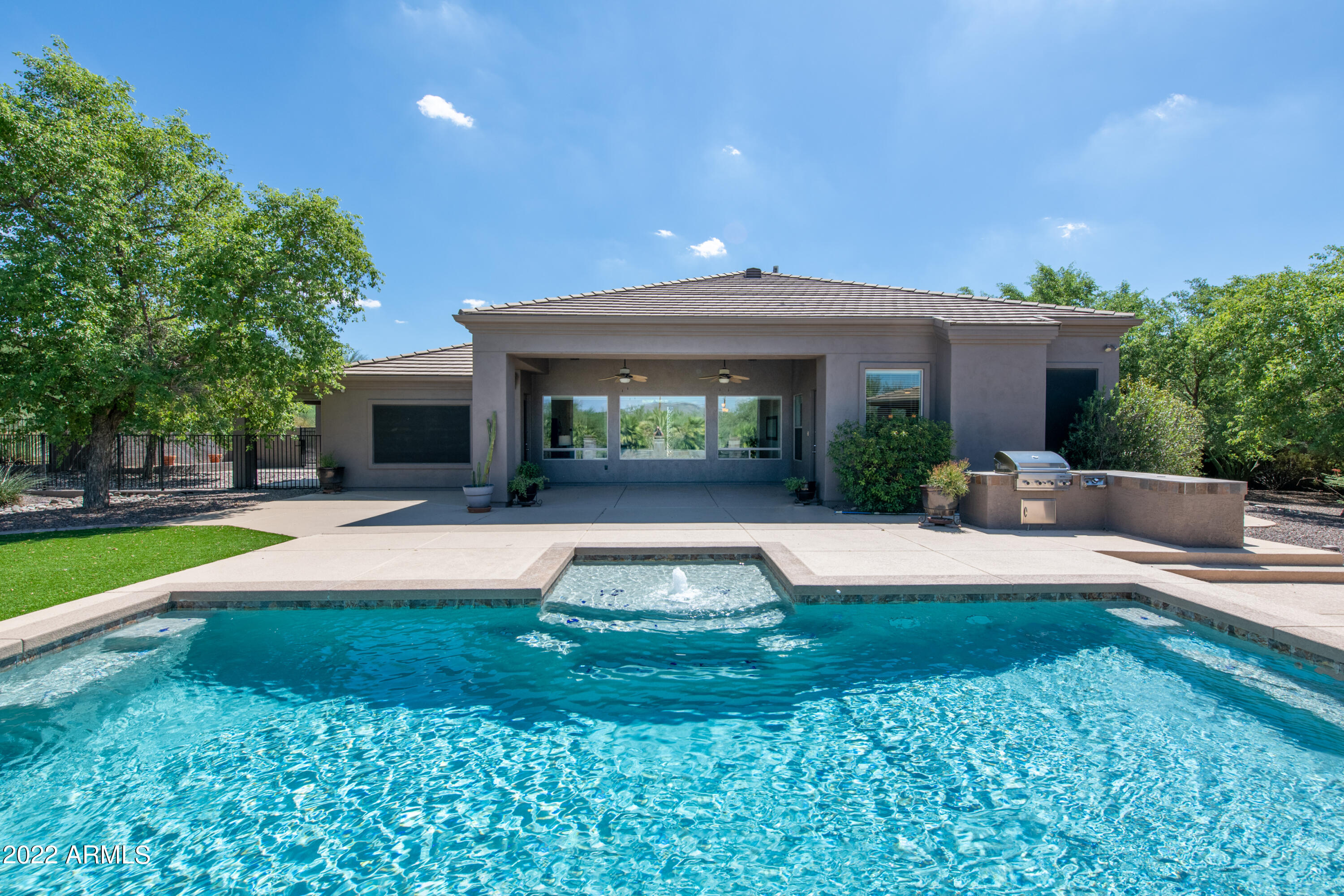 1412 E CHICKASAW Court