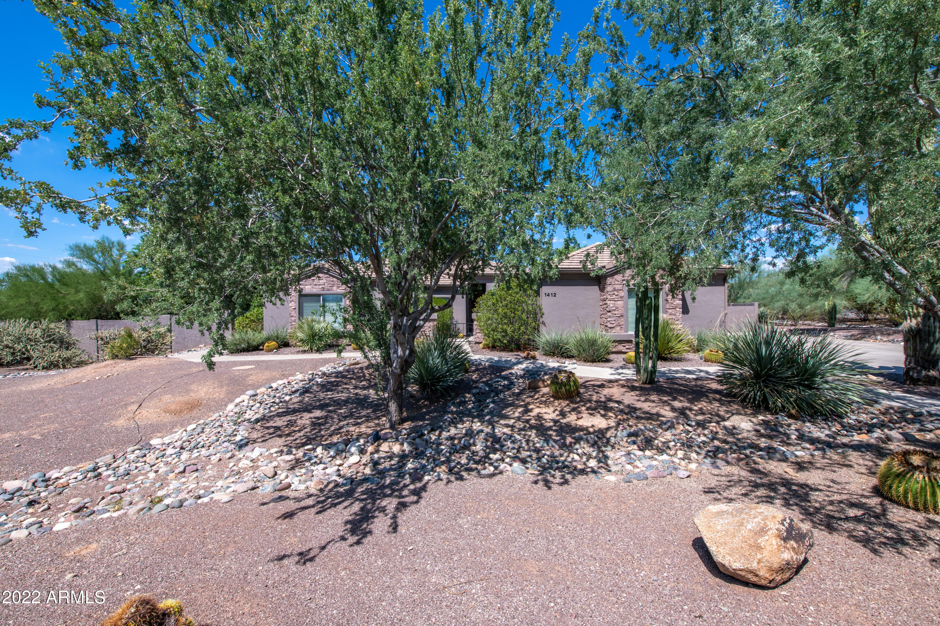 1412 E CHICKASAW Court