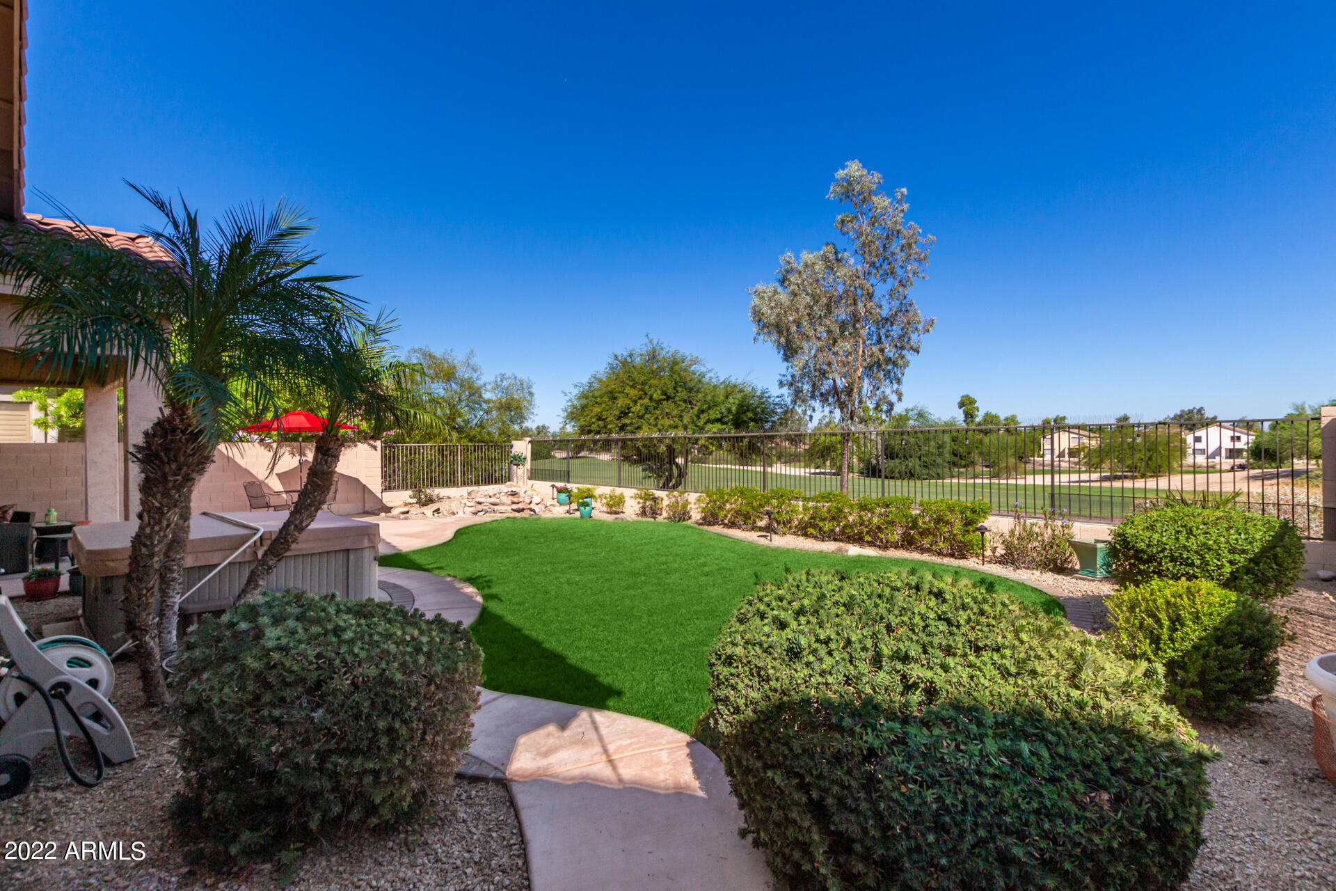 2628 E CARSON Road