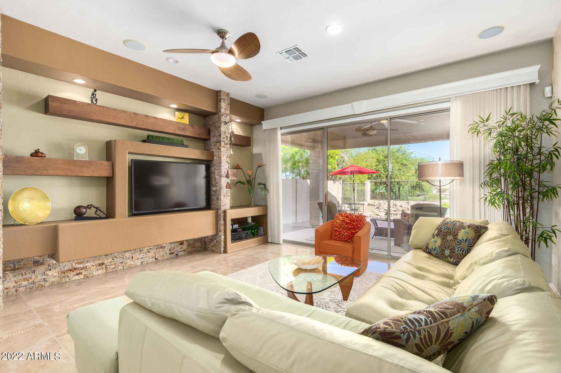 2628 E CARSON Road