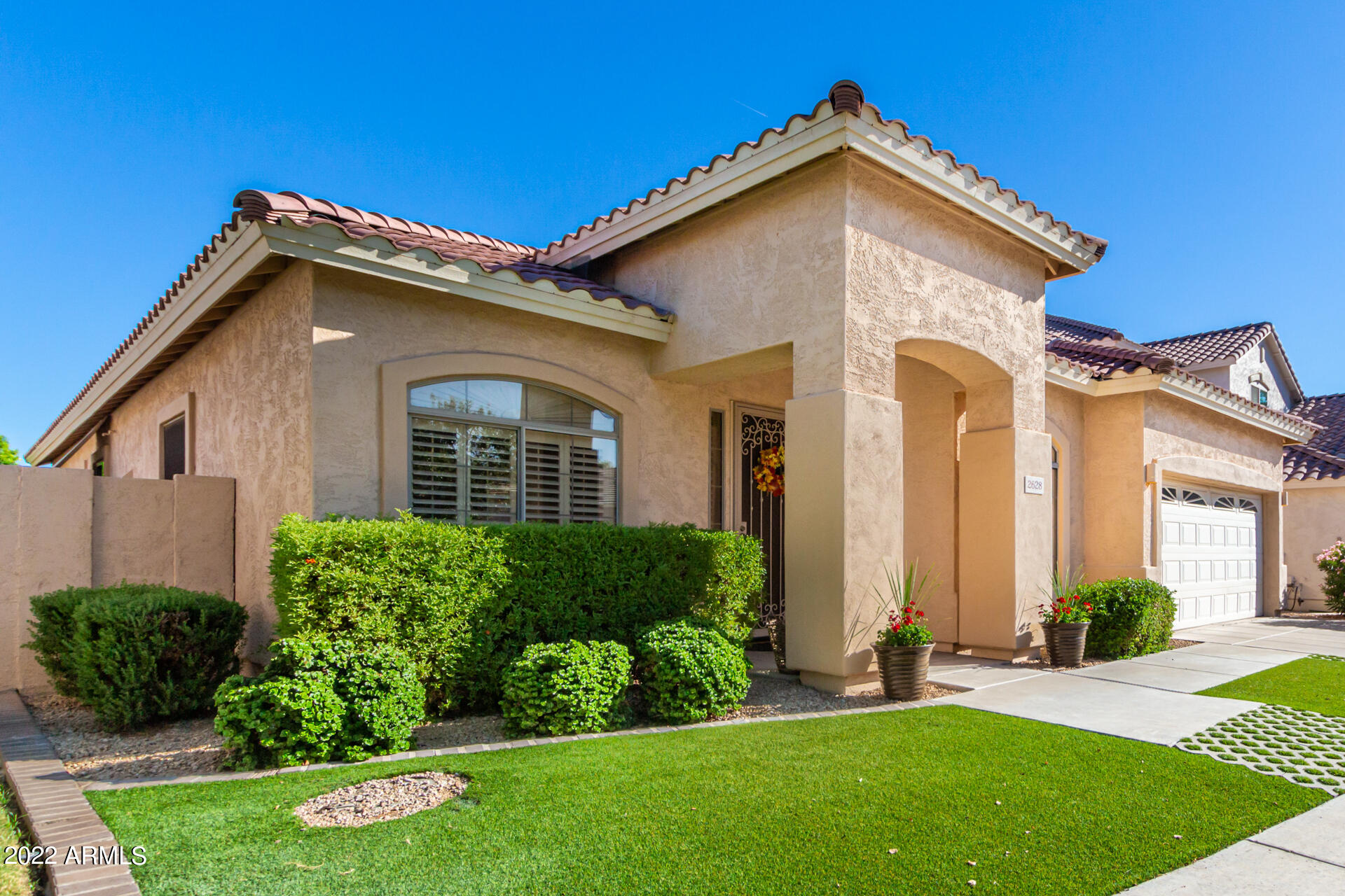 2628 E CARSON Road