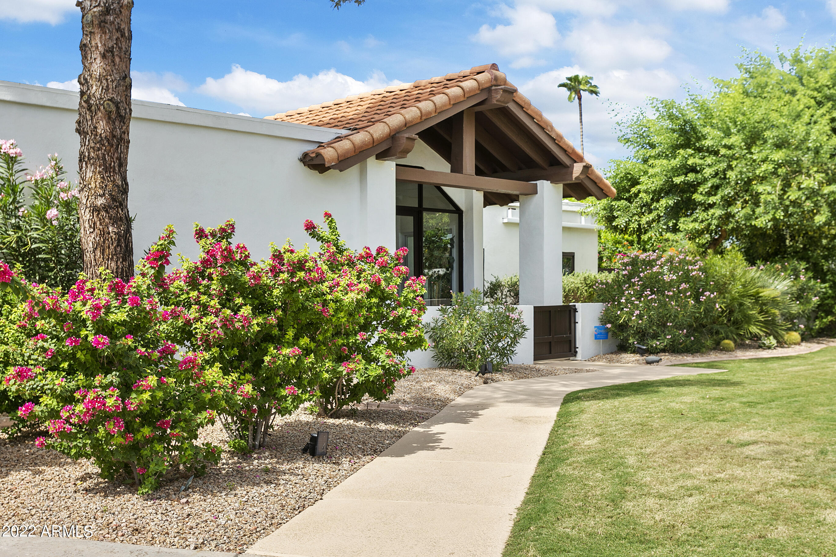 10157 E SAN SALVADOR Drive