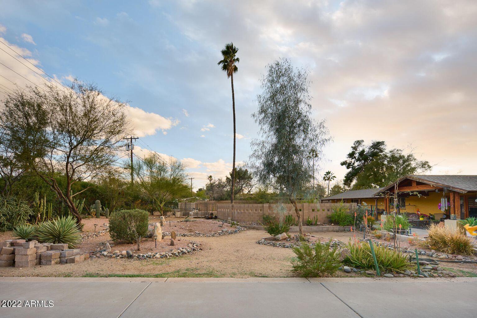3140 N VALENCIA Lane