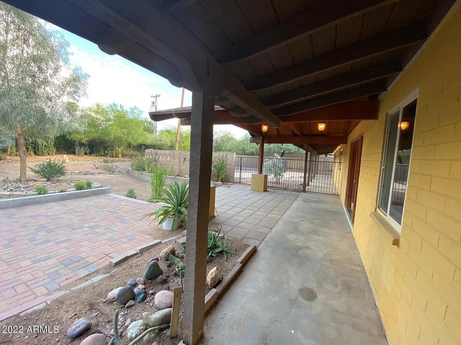 3140 N VALENCIA Lane