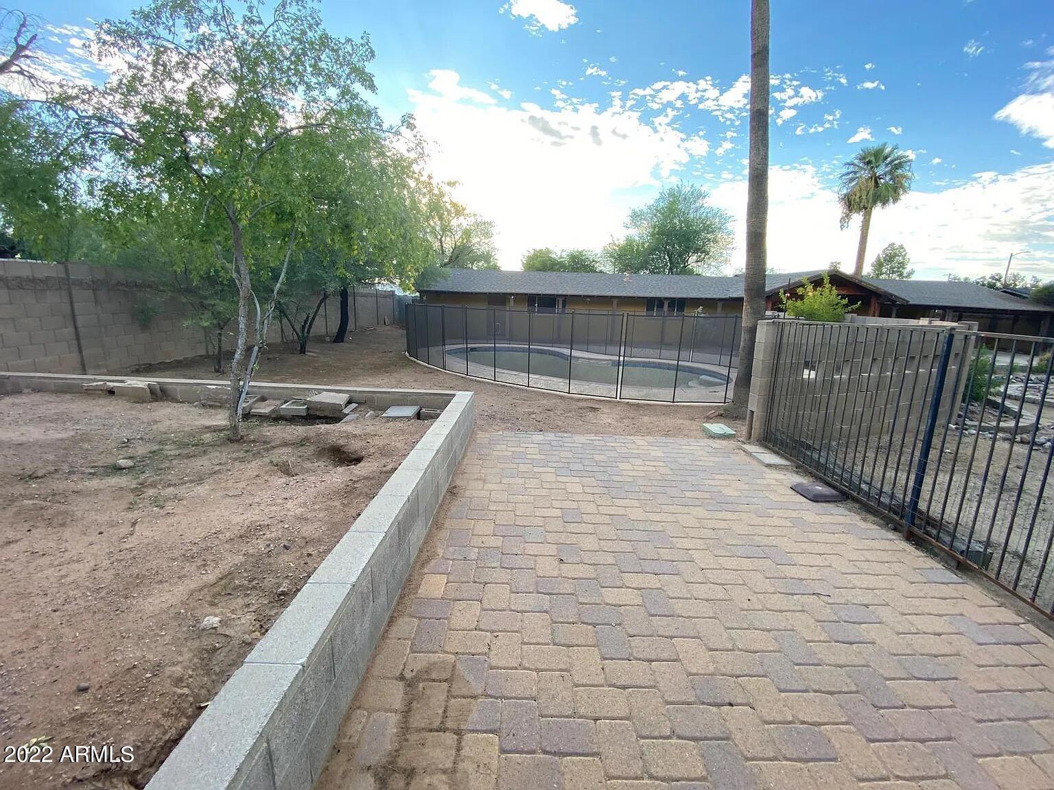 3140 N VALENCIA Lane
