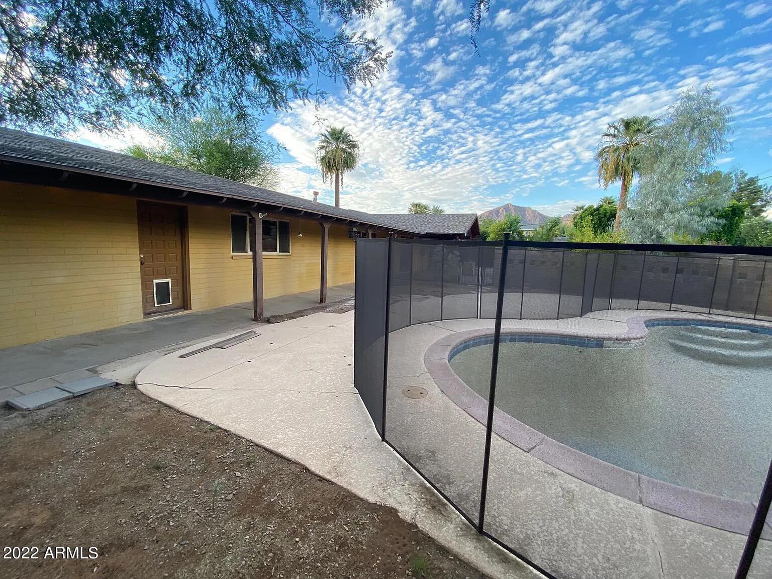 3140 N VALENCIA Lane