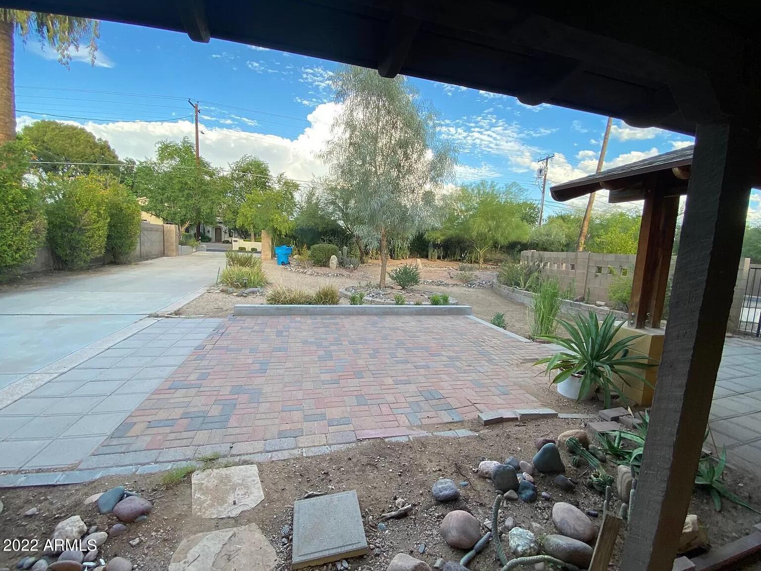 3140 N VALENCIA Lane