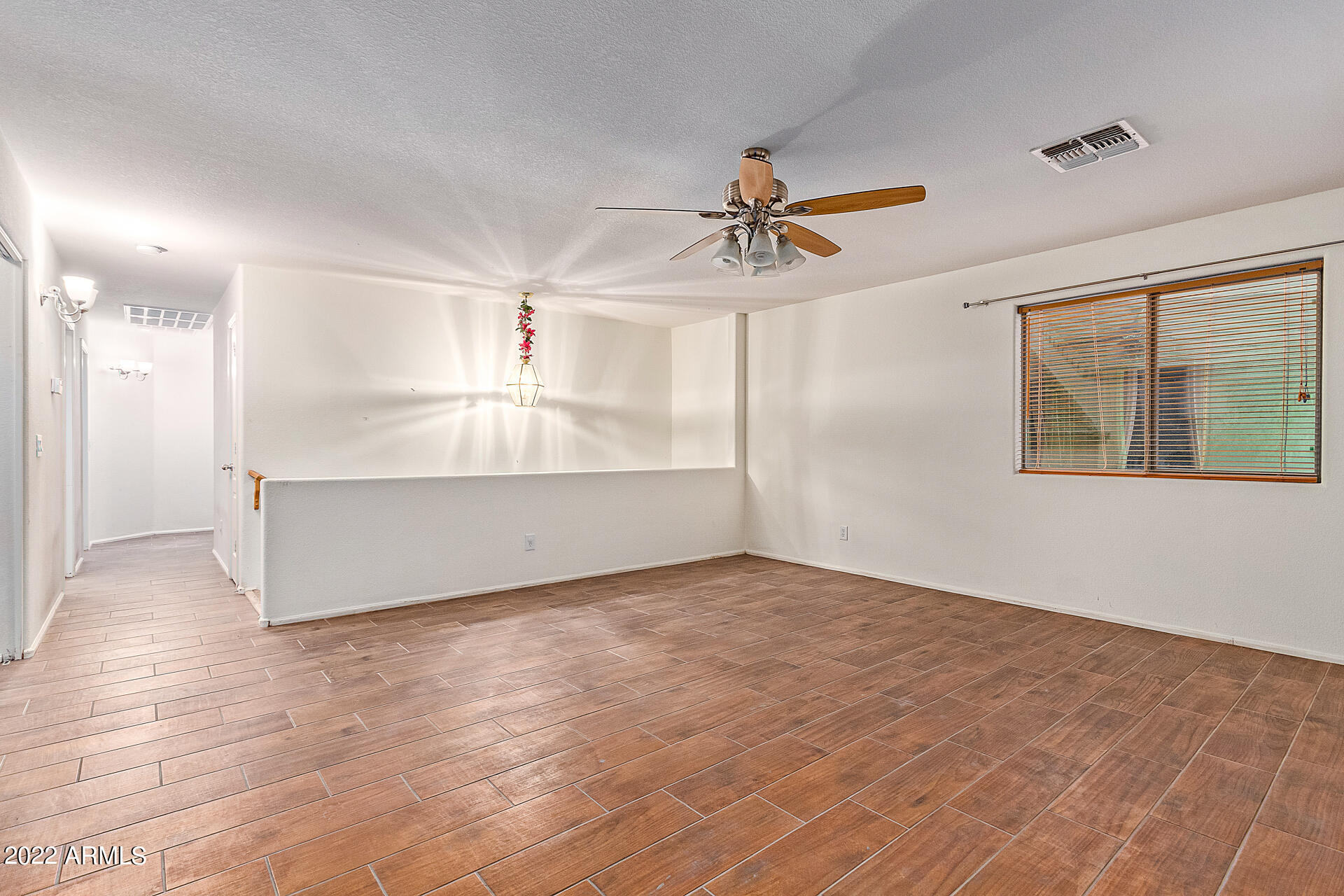 4233 E ARAGONITE Lane