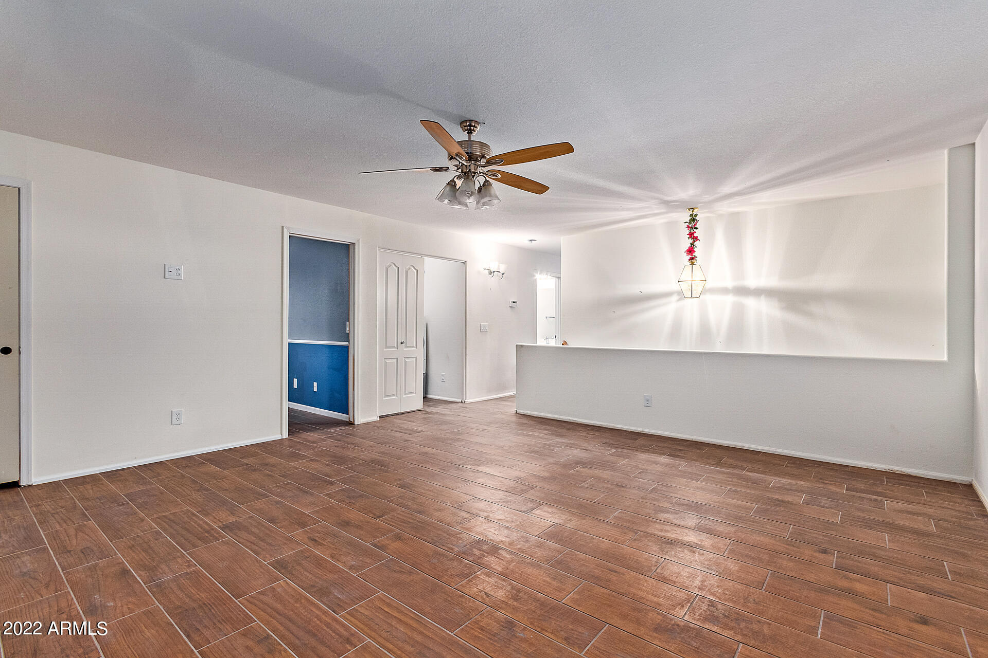 4233 E ARAGONITE Lane
