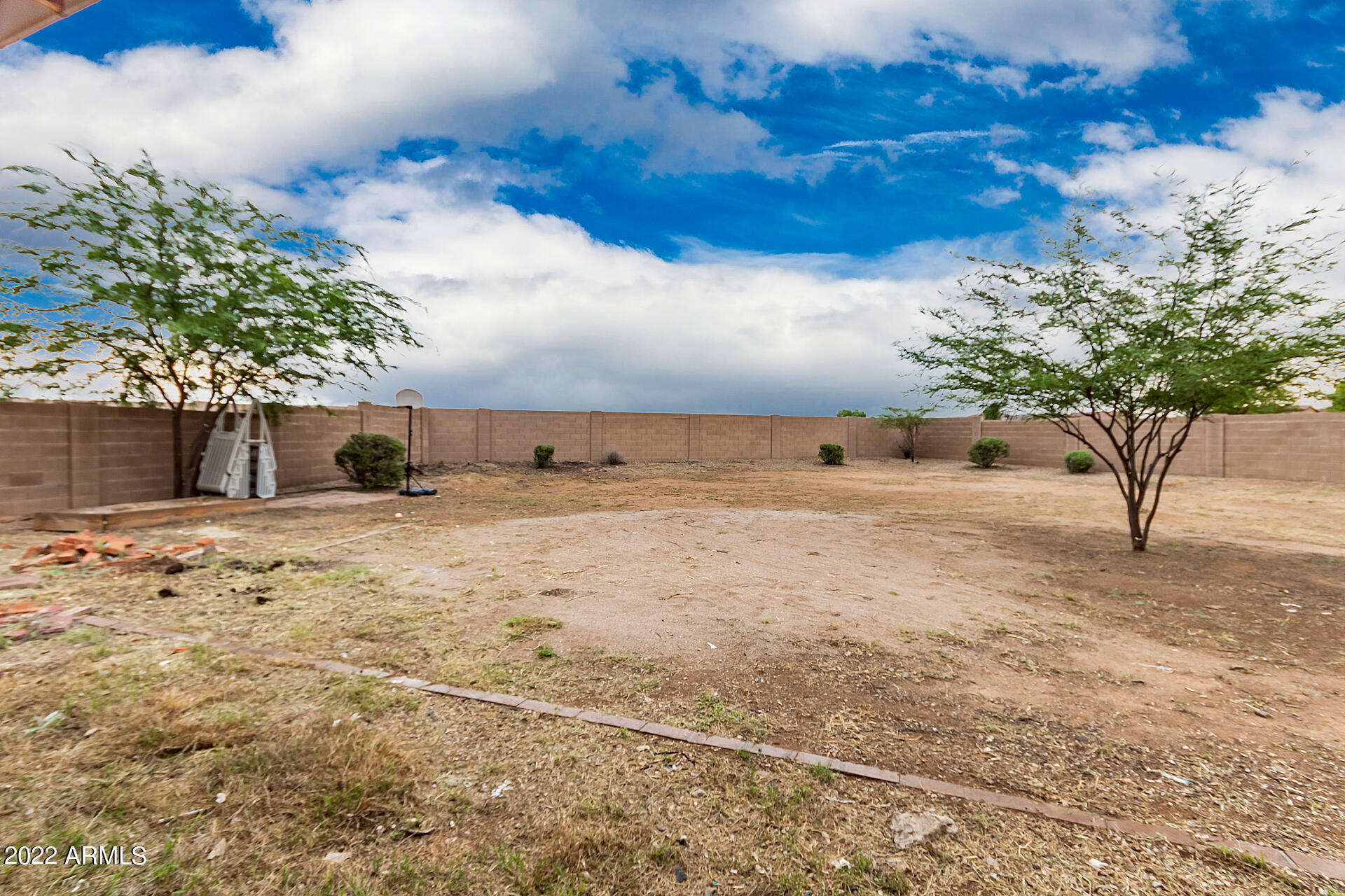 4233 E ARAGONITE Lane
