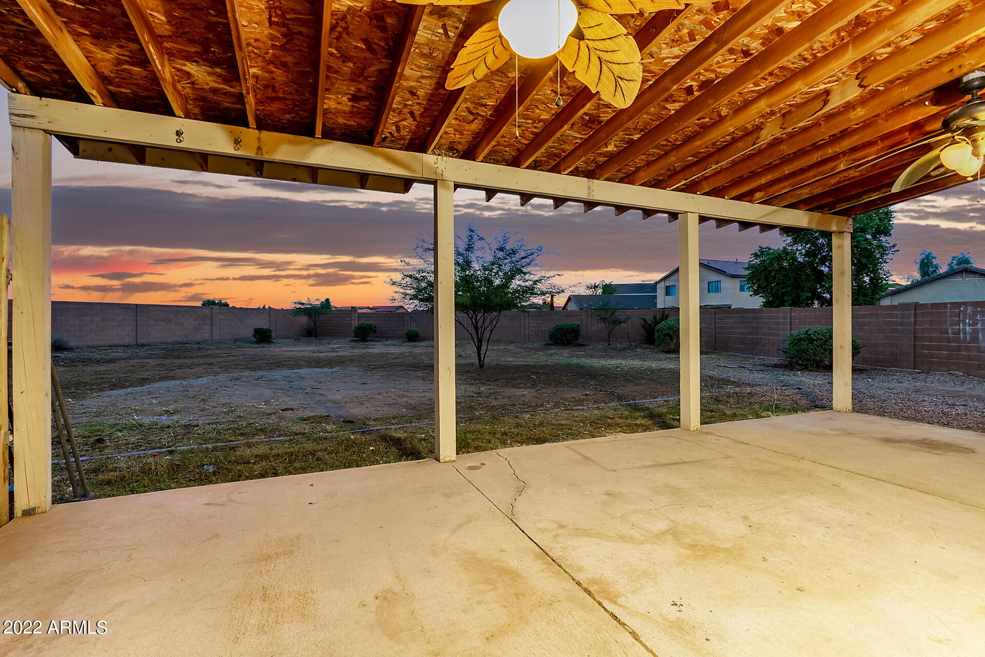 4233 E ARAGONITE Lane