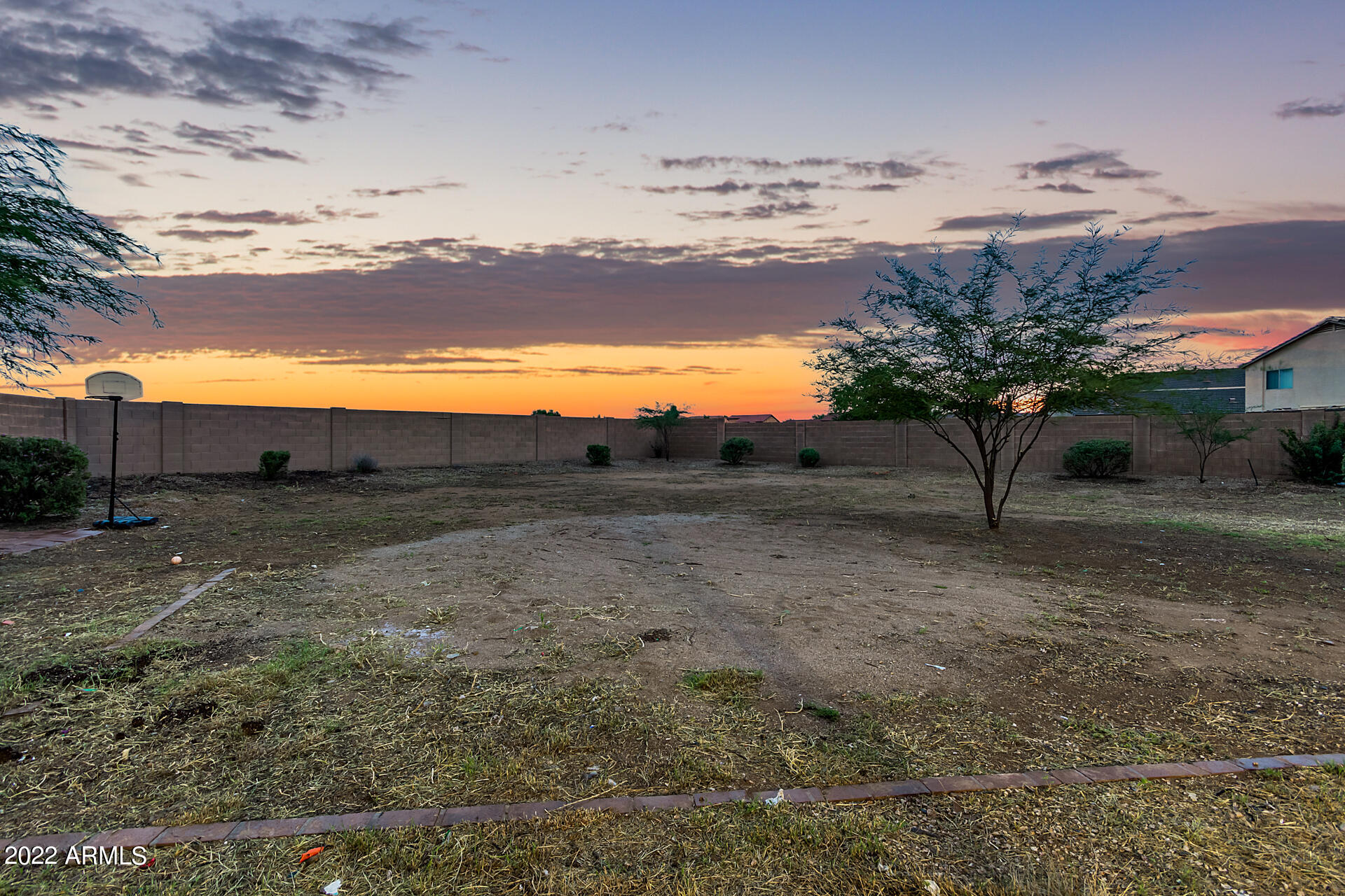 4233 E ARAGONITE Lane