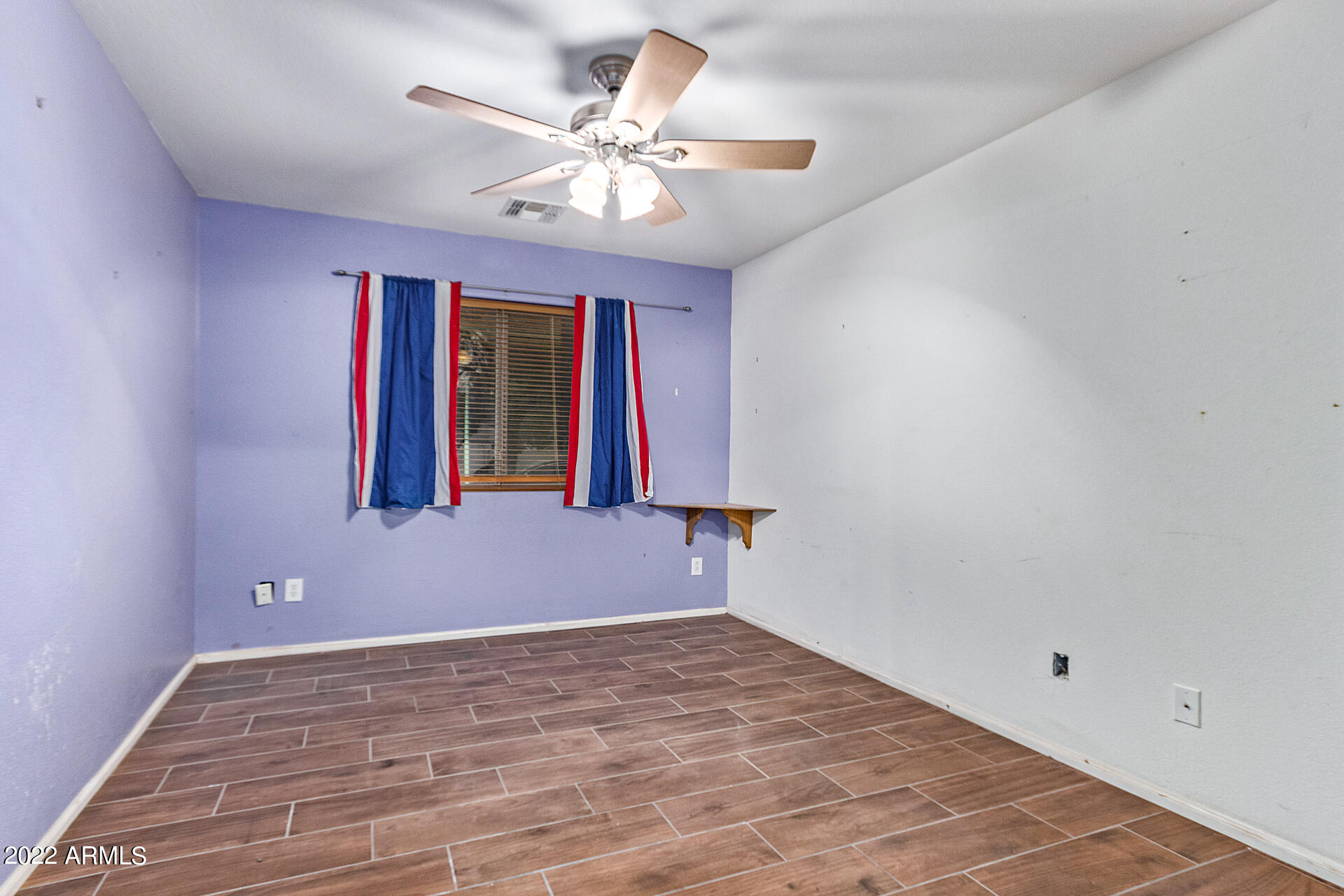 4233 E ARAGONITE Lane