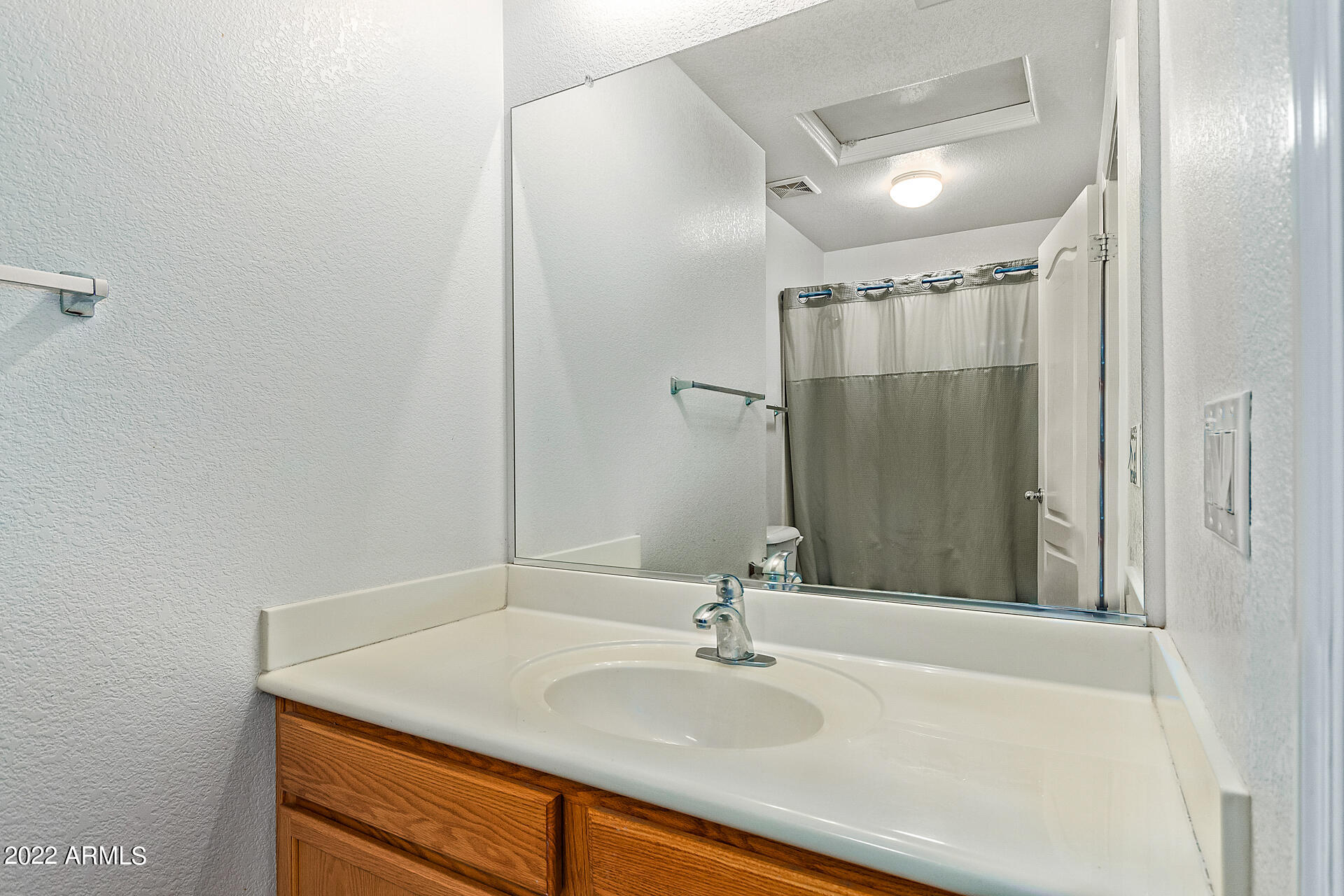 4233 E ARAGONITE Lane
