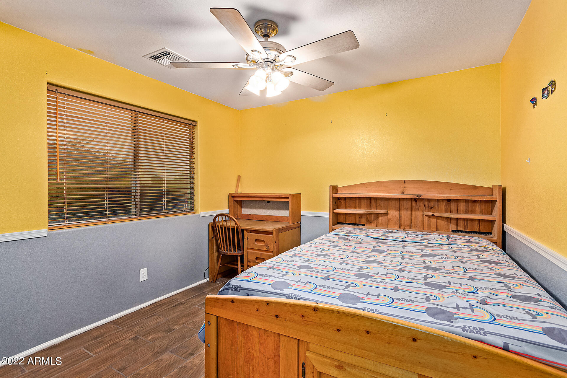 4233 E ARAGONITE Lane